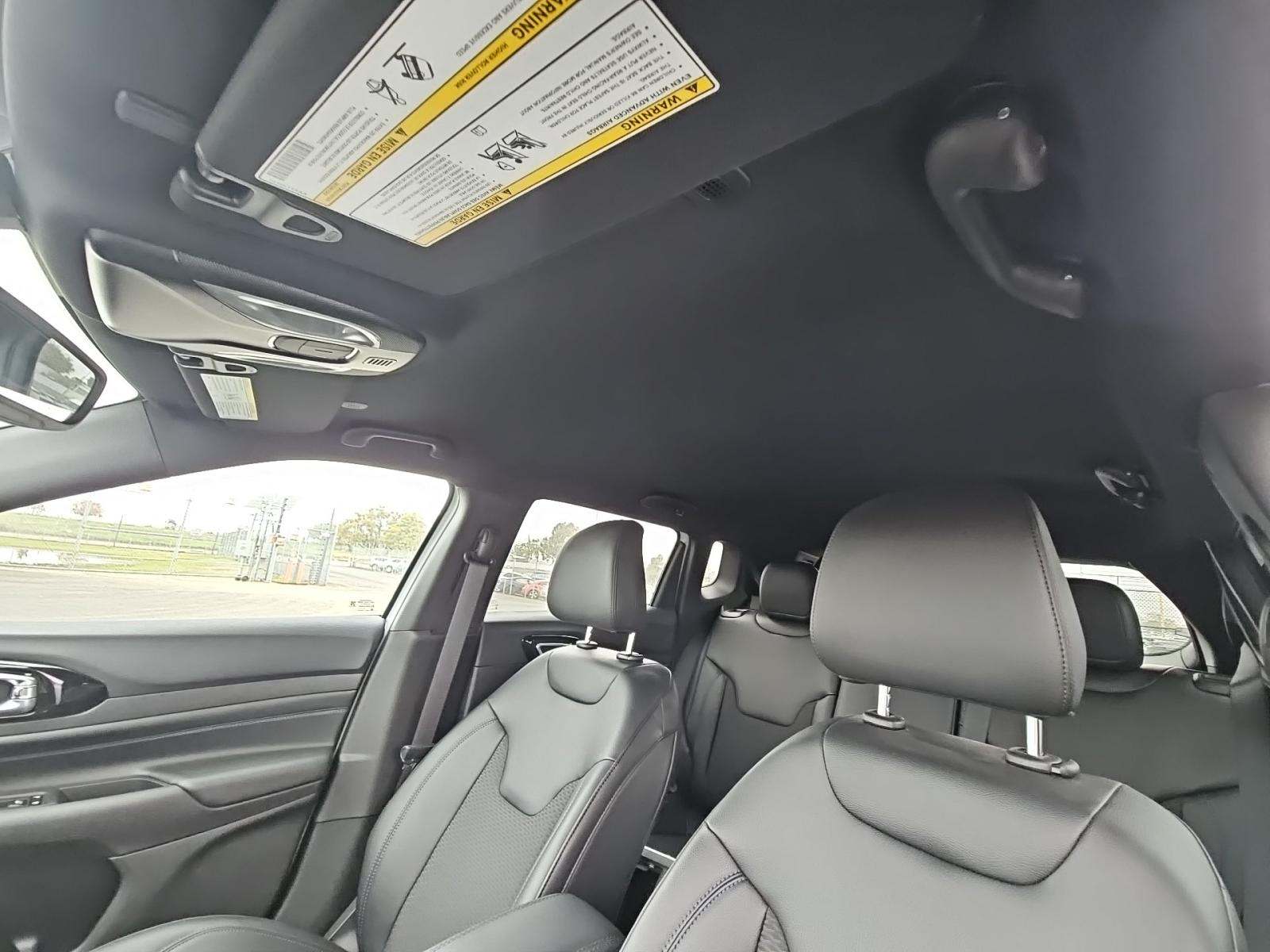 2025 Jeep Compass Latitude AWD