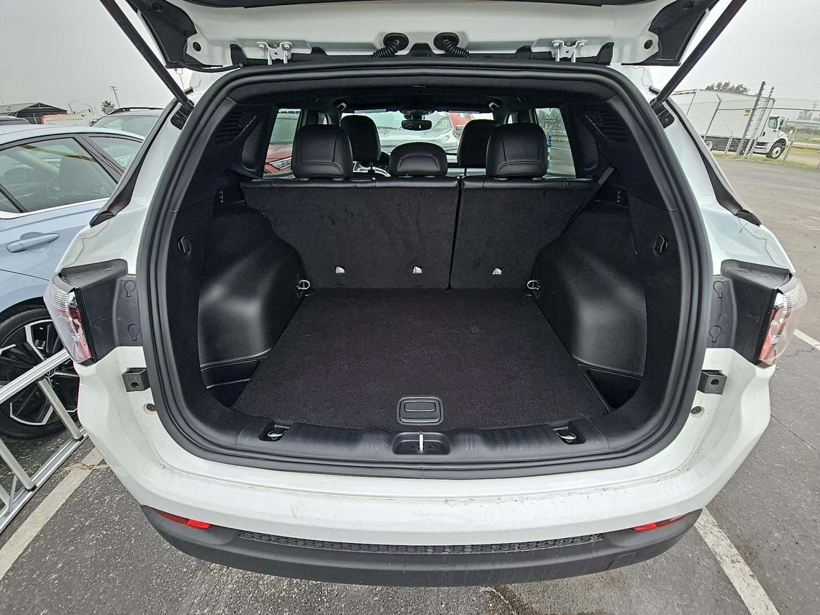 2025 Jeep Compass Latitude AWD