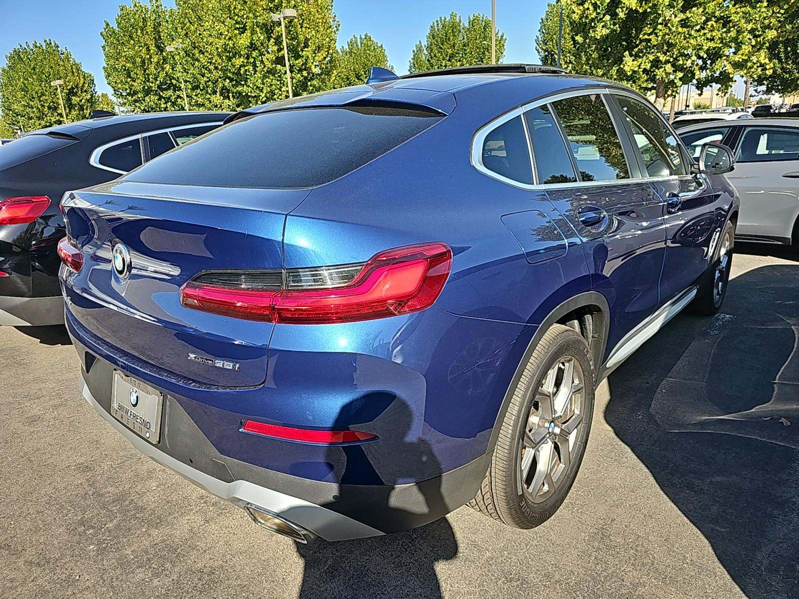 2023 BMW X4 xDrive30i AWD