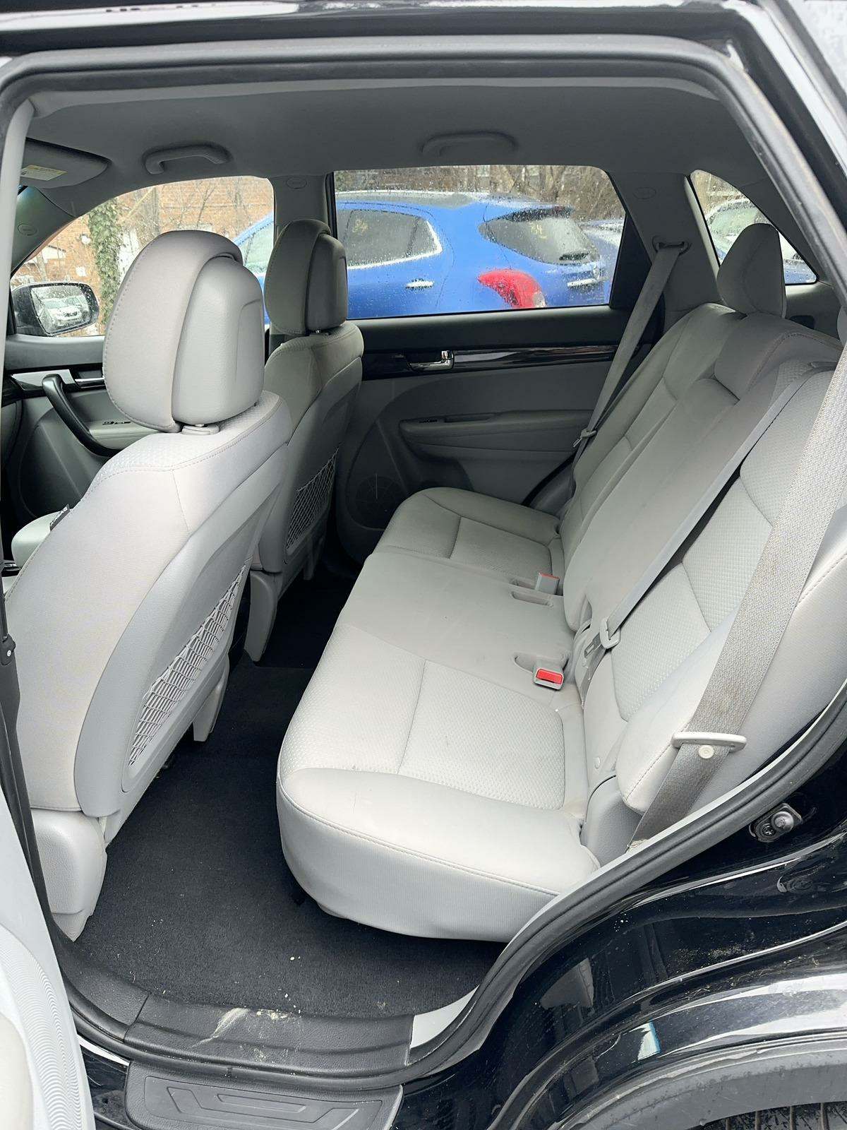 2012 Kia Sorento LX FWD