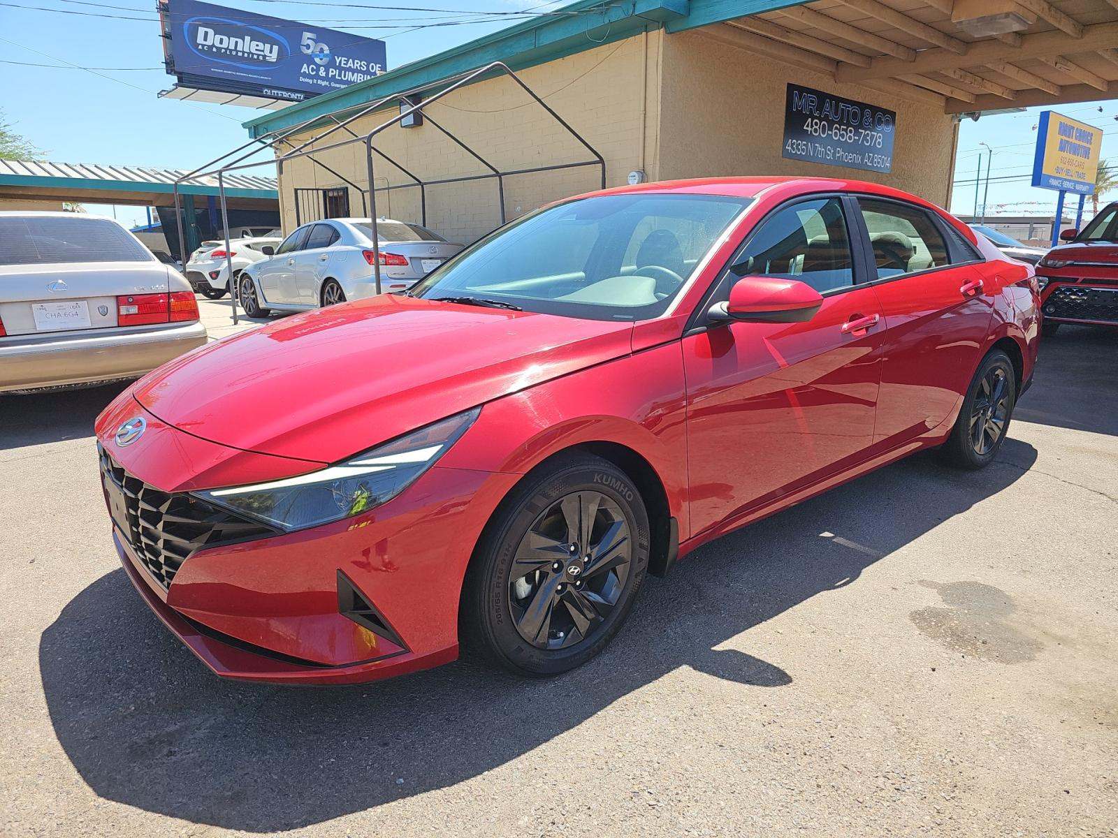2023 Hyundai Elantra SEL FWD