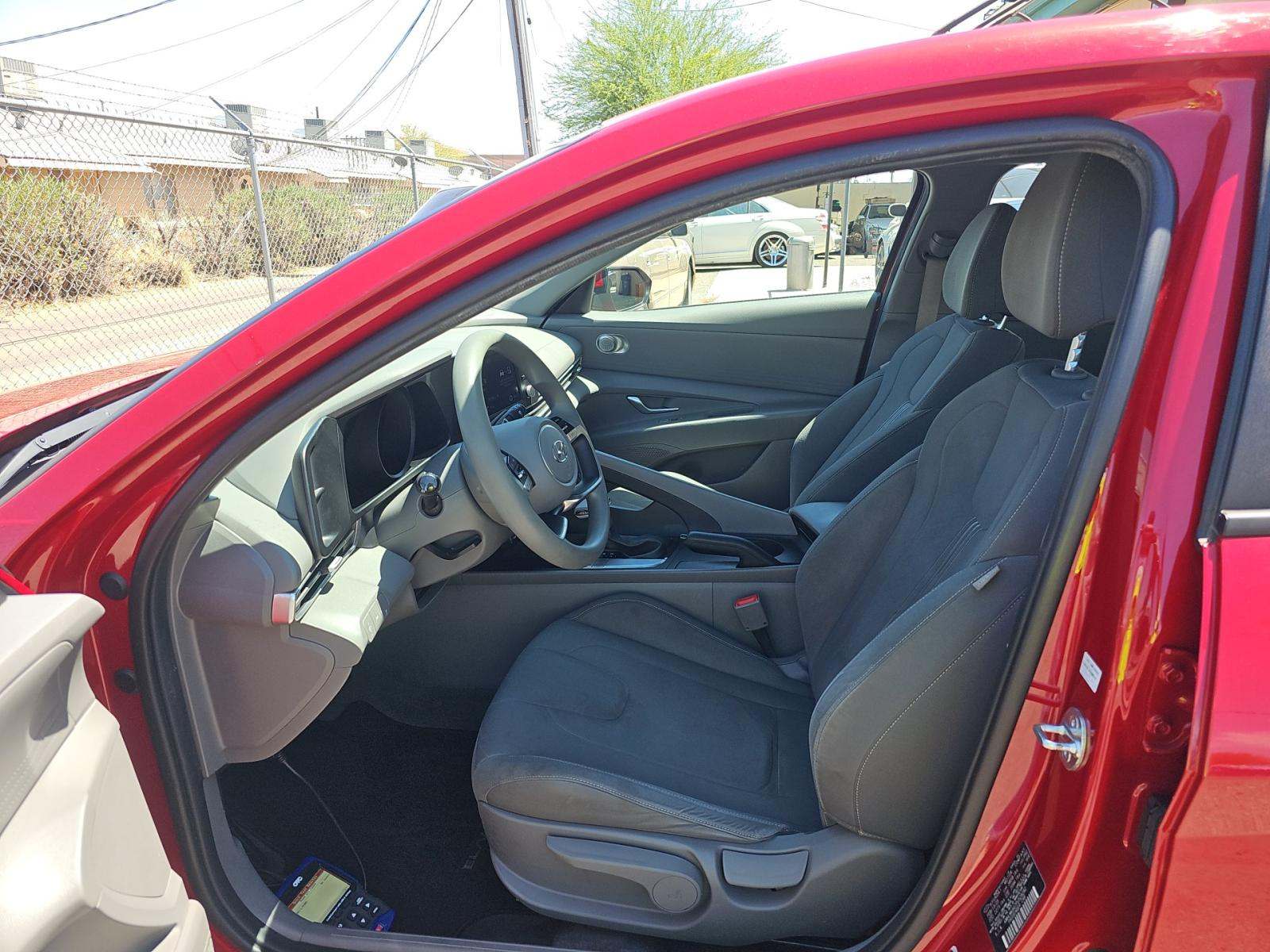 2023 Hyundai Elantra SEL FWD