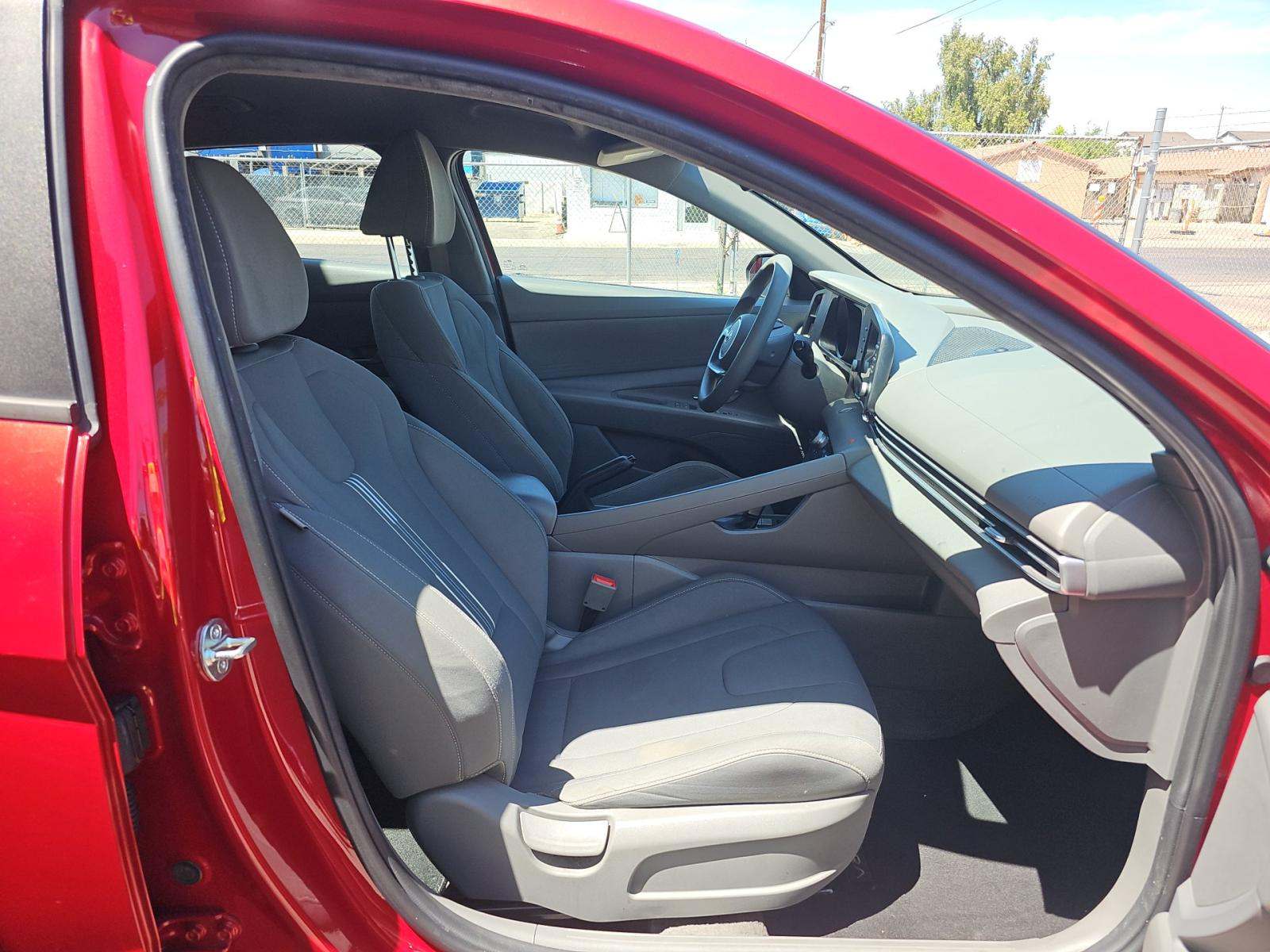 2023 Hyundai Elantra SEL FWD