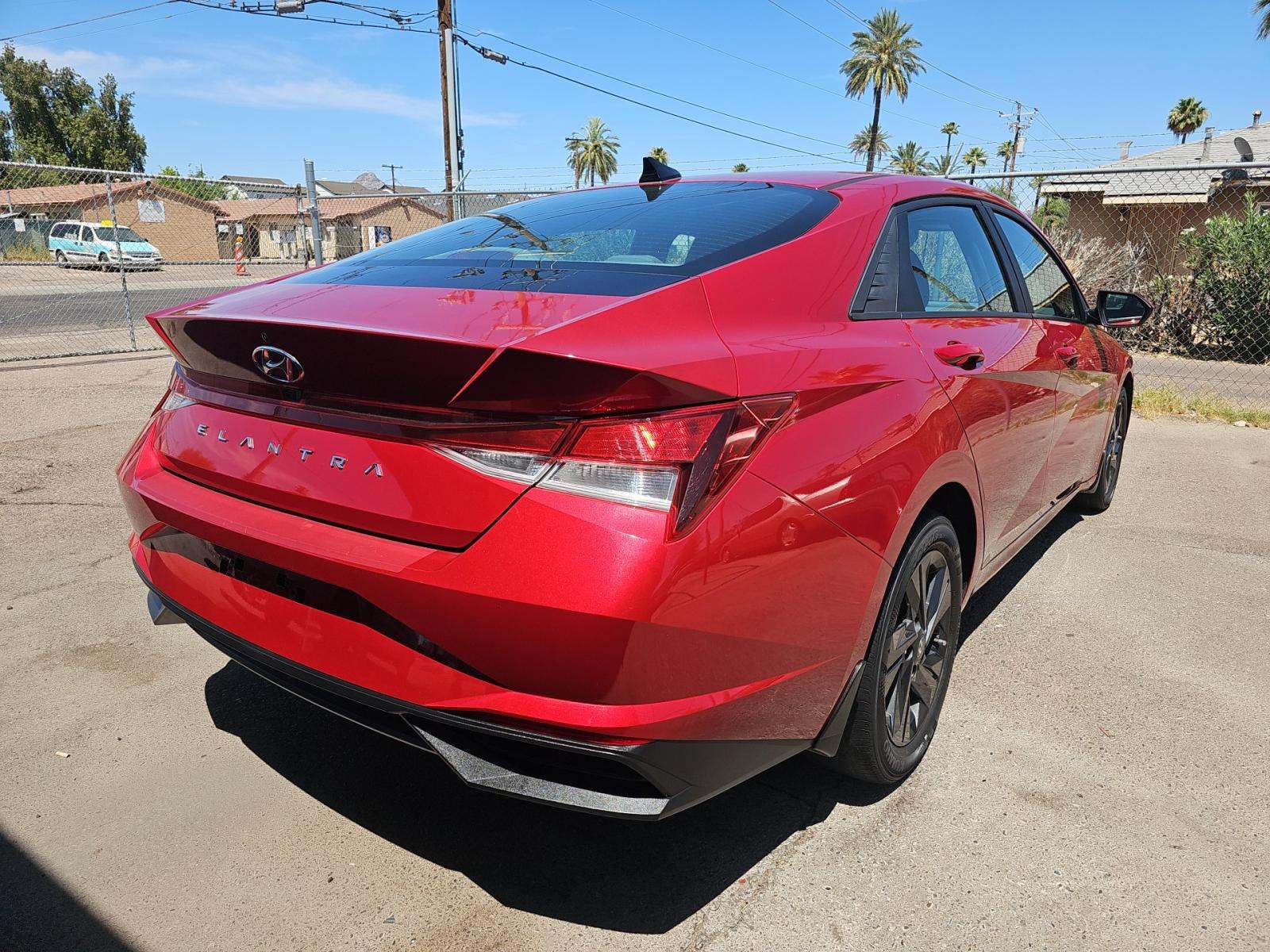 2023 Hyundai Elantra SEL FWD