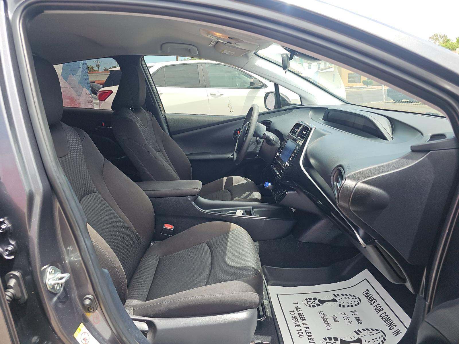 2022 Toyota Prius LE FWD