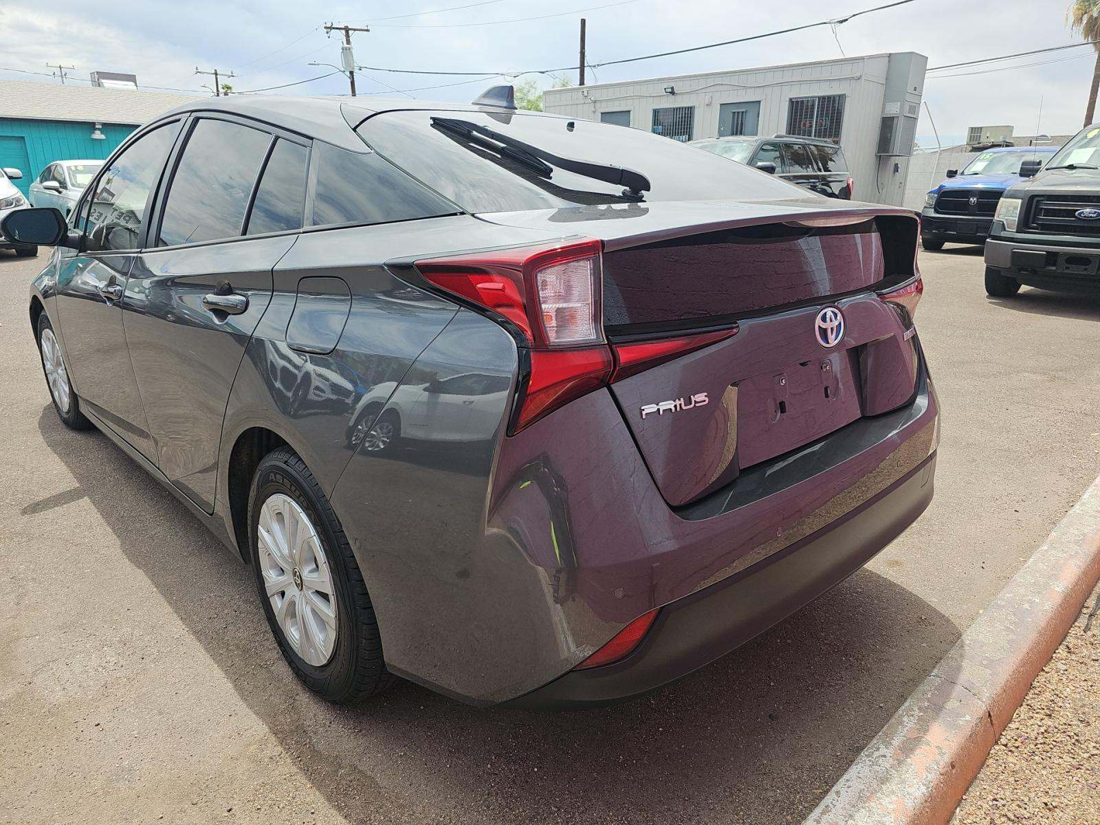 2022 Toyota Prius LE FWD