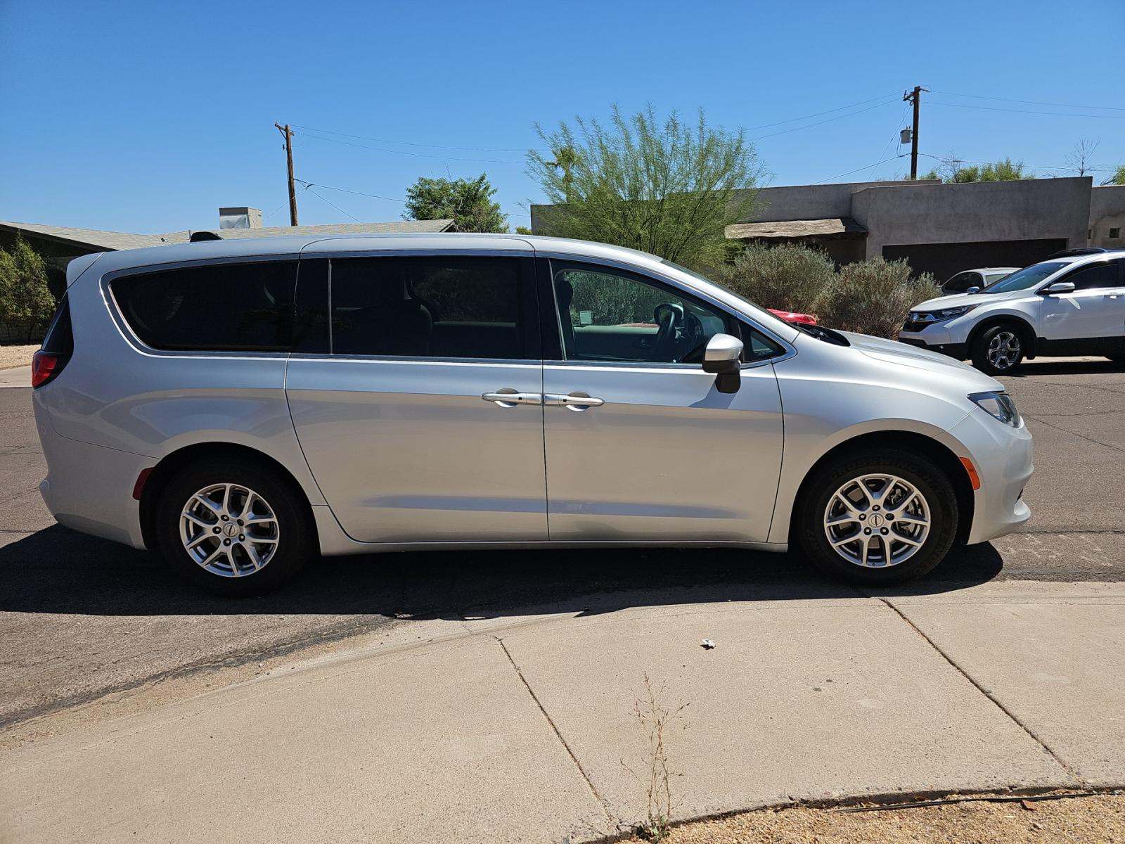 CHRYSLER VOYAGER - 4