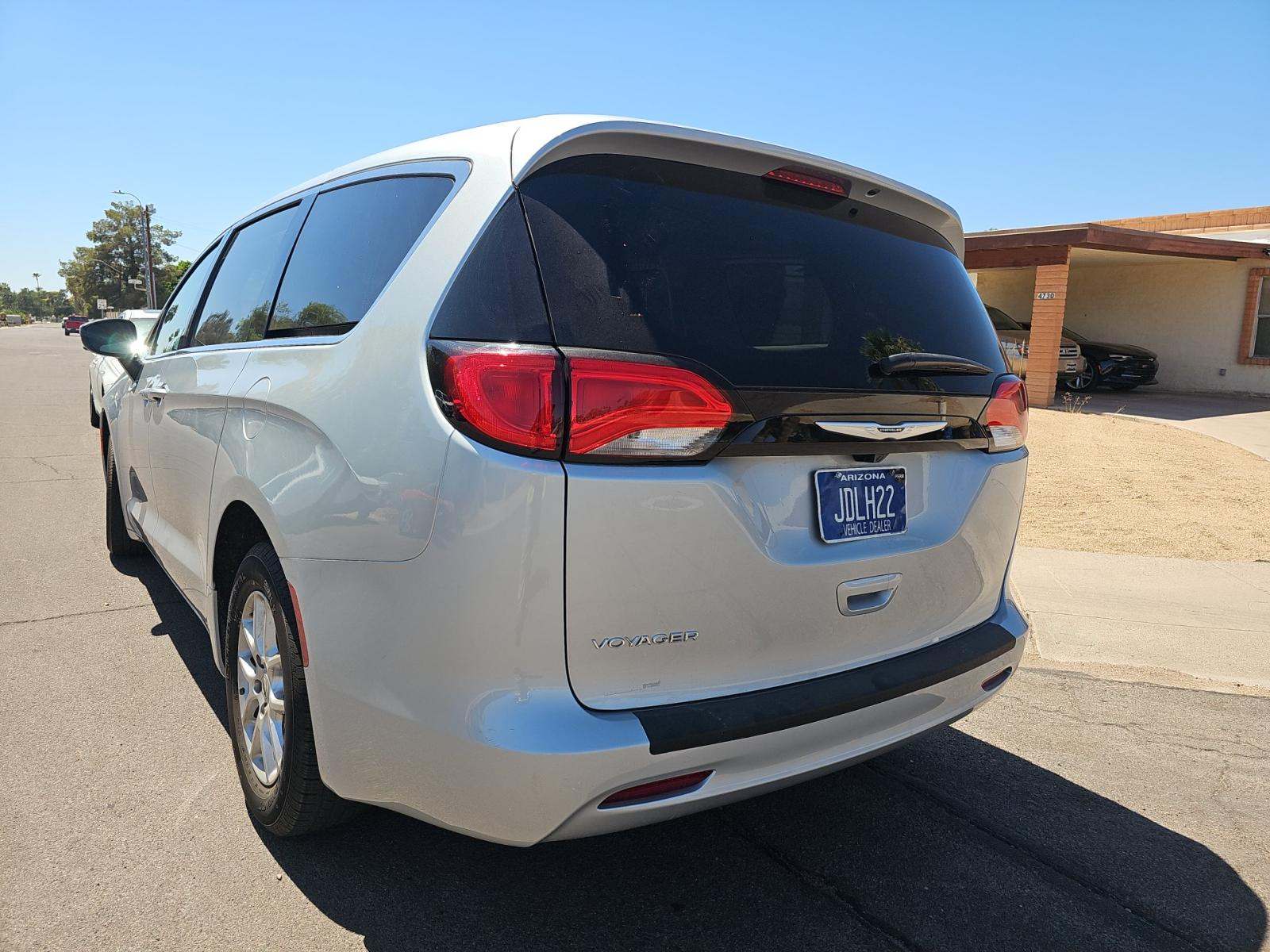 CHRYSLER VOYAGER - 2