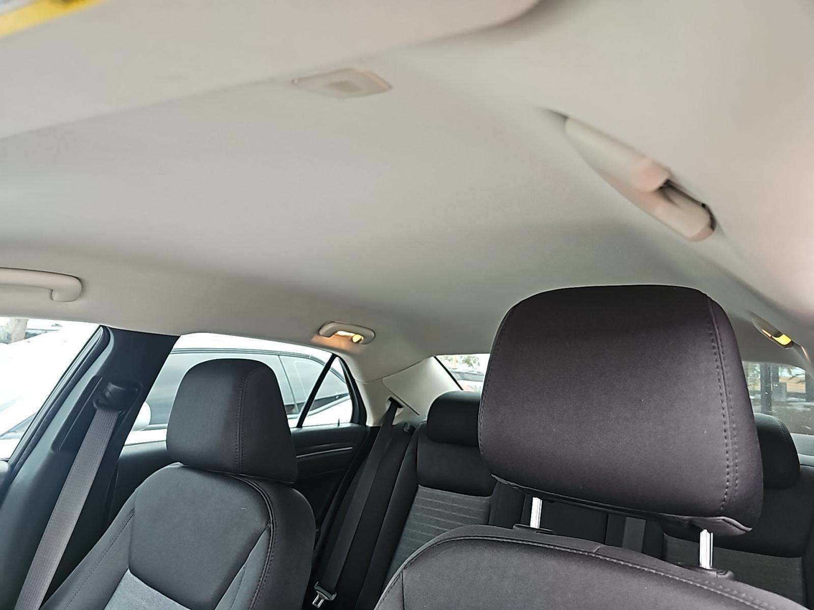 2022 Chrysler 300 Touring RWD