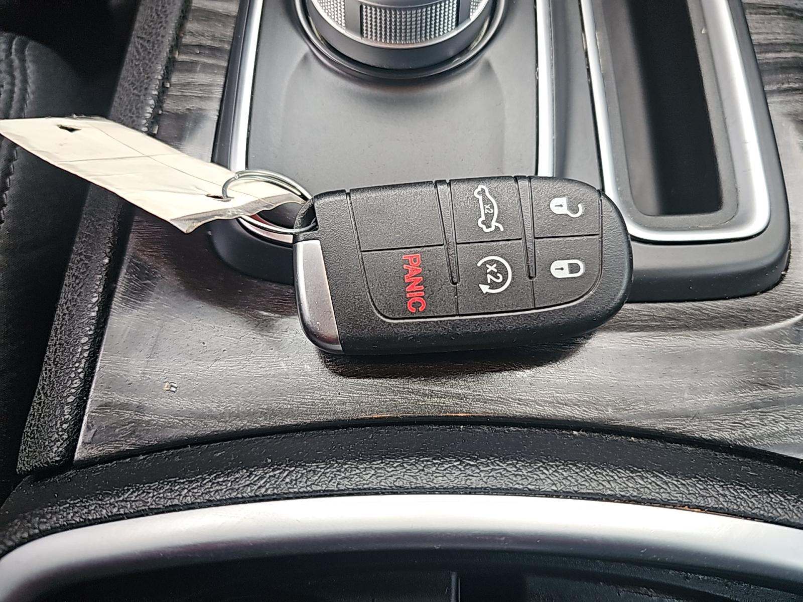 2022 Chrysler 300 Touring RWD