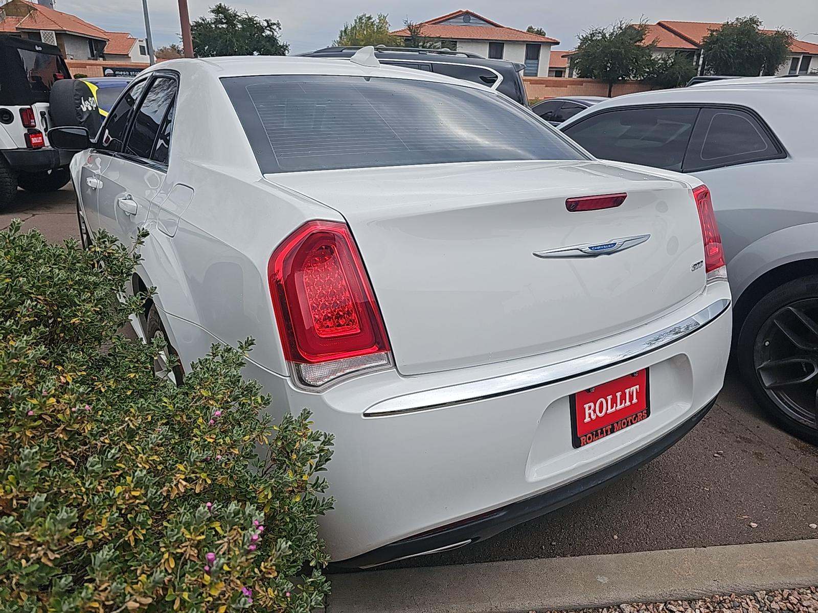 2022 Chrysler 300 Touring RWD