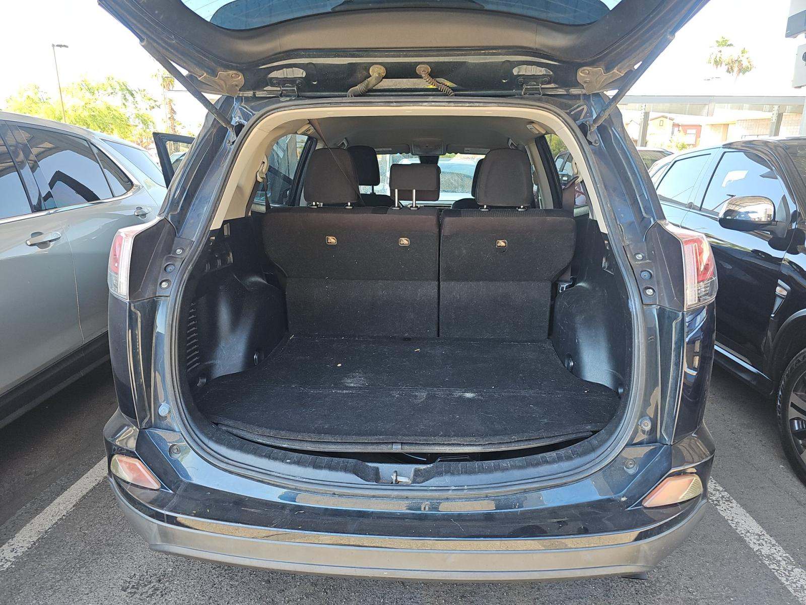 2018 Toyota RAV4 LE FWD