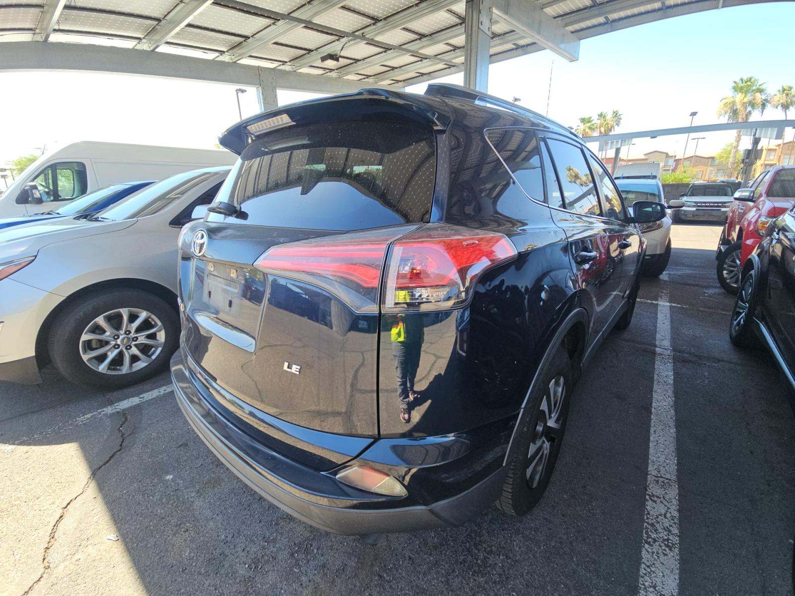2018 Toyota RAV4 LE FWD