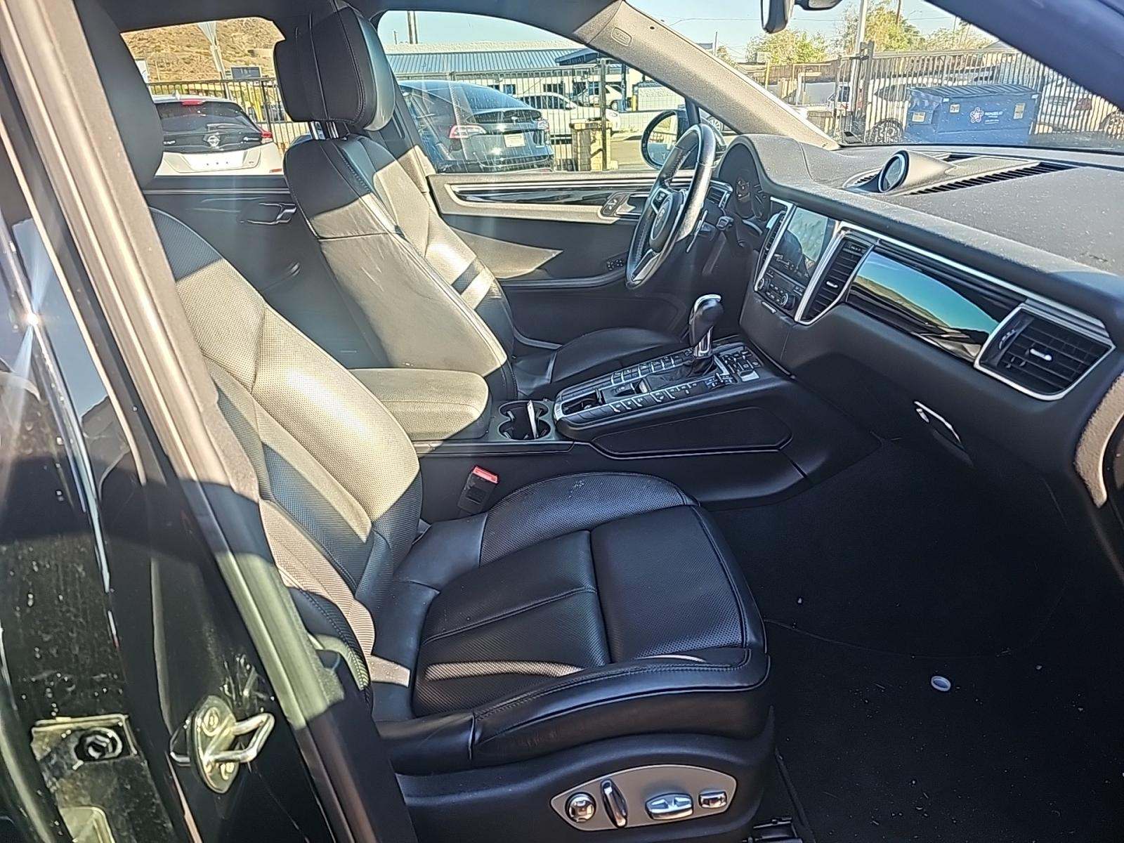 2018 Porsche Macan Base AWD