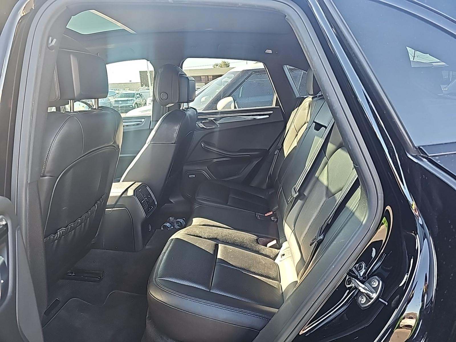 2018 Porsche Macan Base AWD