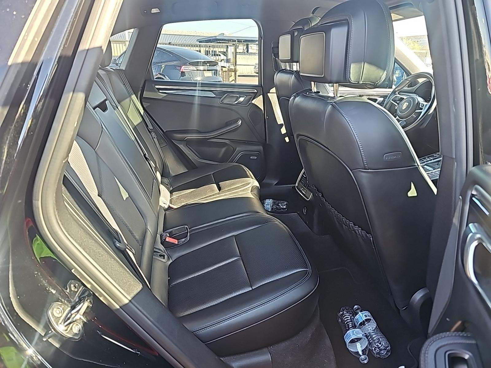 2018 Porsche Macan Base AWD
