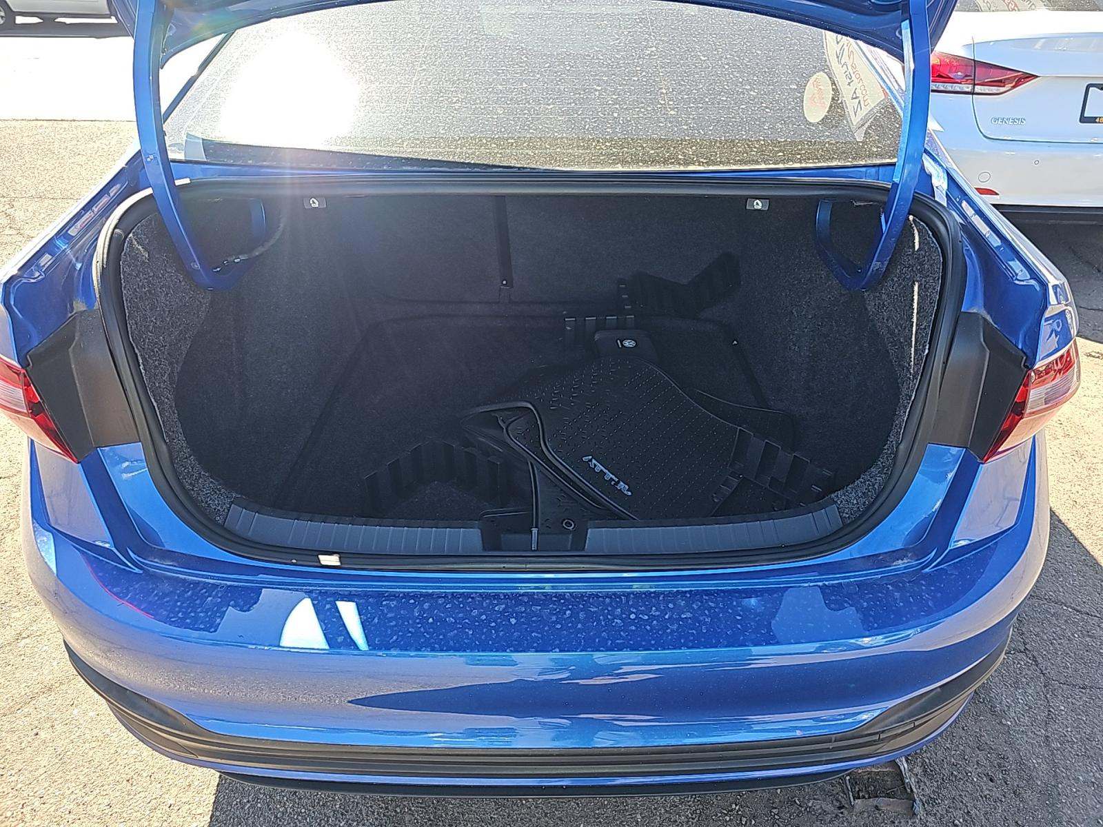 2022 Volkswagen Jetta 1.5T SE FWD