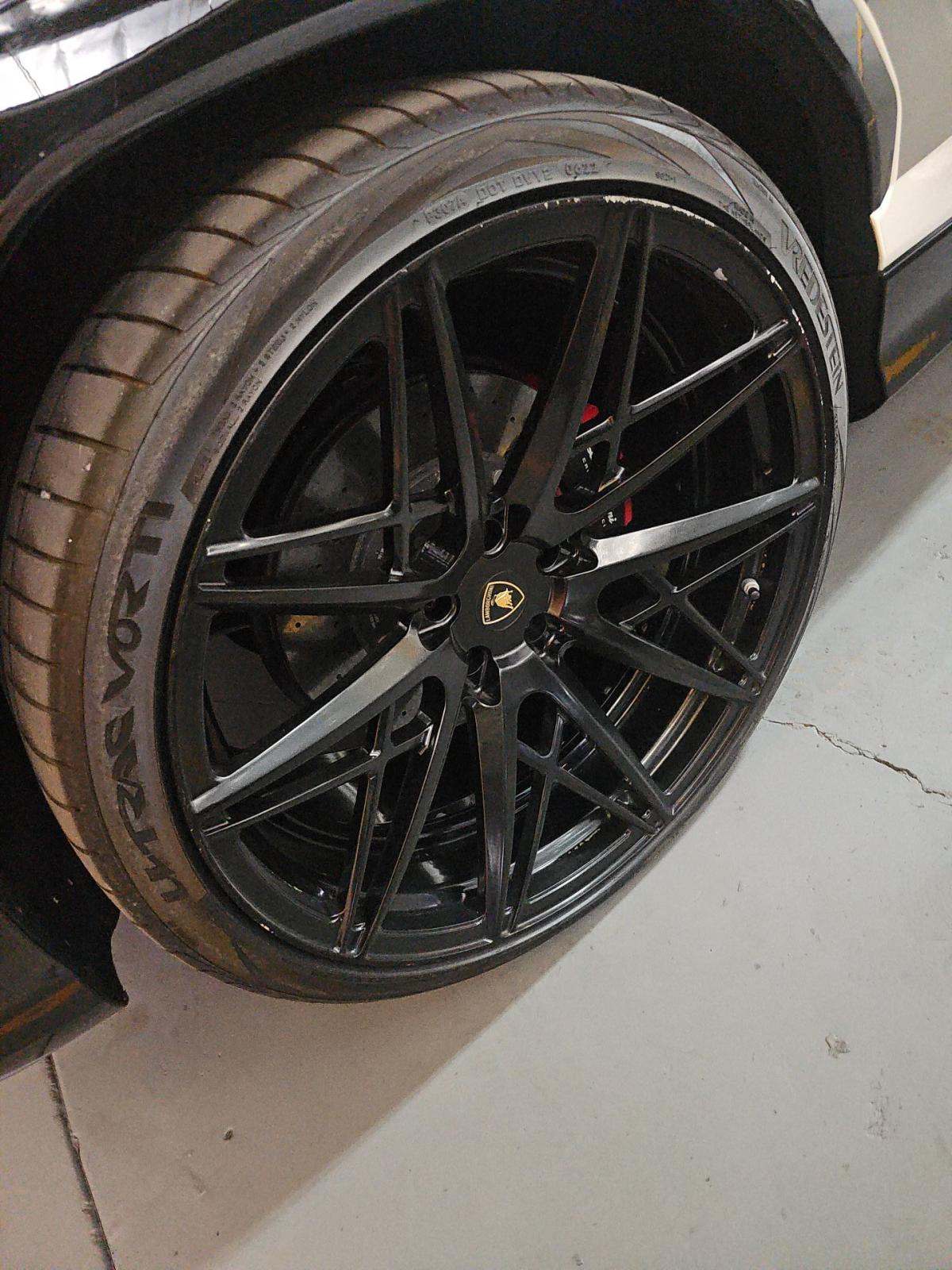 2019 Lamborghini Urus Base AWD