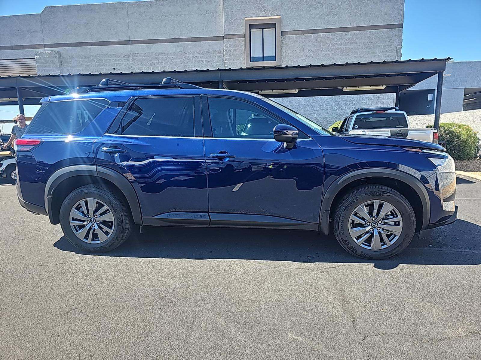 2025 Nissan Pathfinder SV AWD