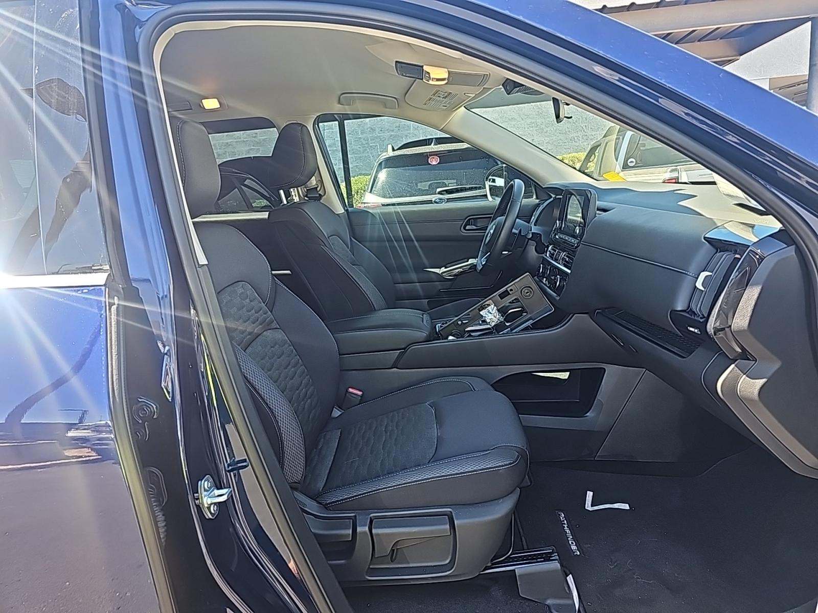 2025 Nissan Pathfinder SV AWD