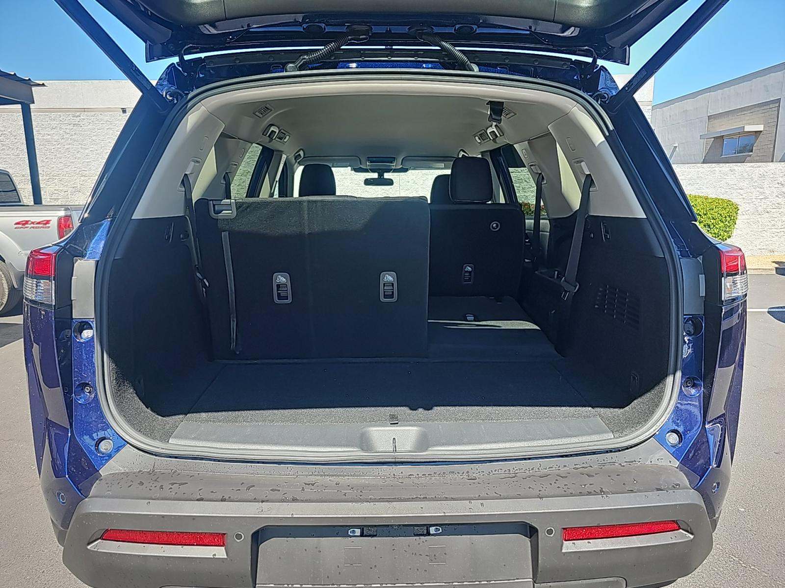 2025 Nissan Pathfinder SV AWD