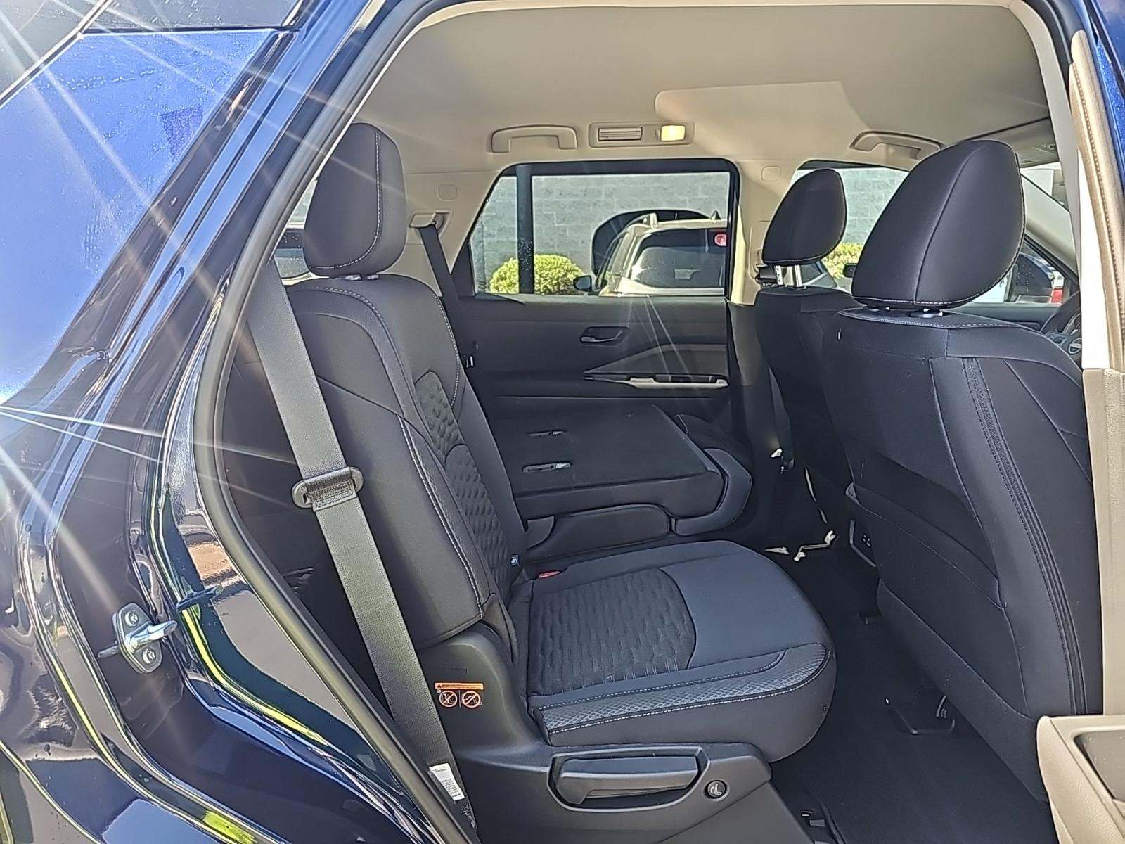 2025 Nissan Pathfinder SV AWD