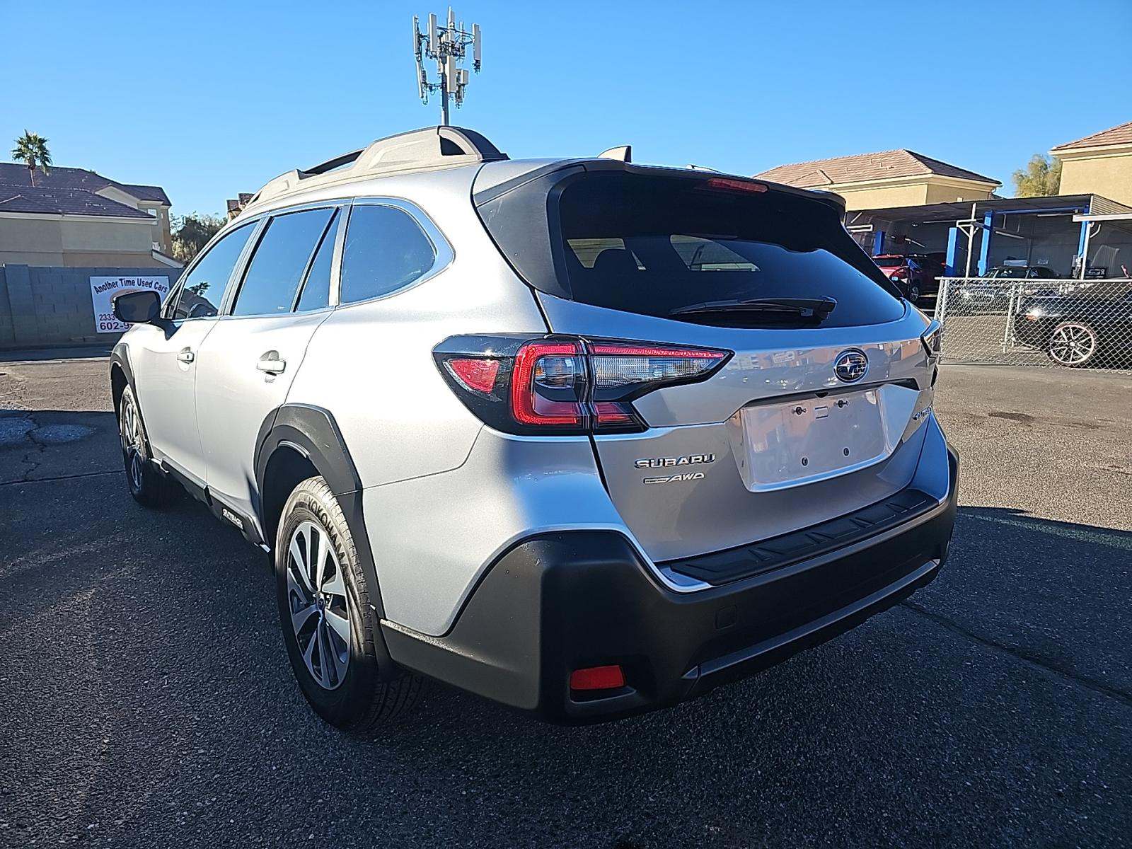 2025 Subaru Outback Premium AWD