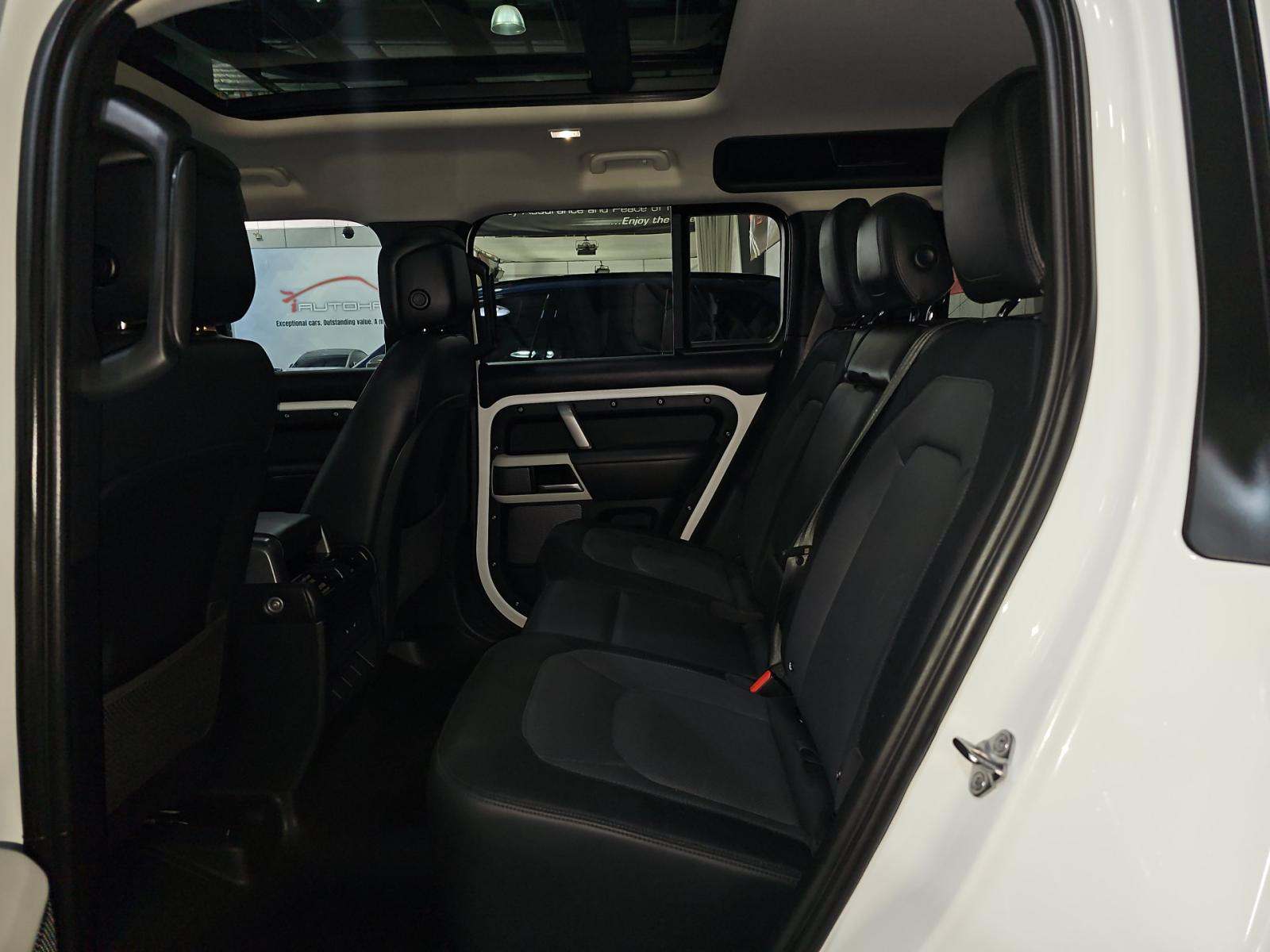 2023 Land Rover Defender 110 X-Dynamic SE AWD
