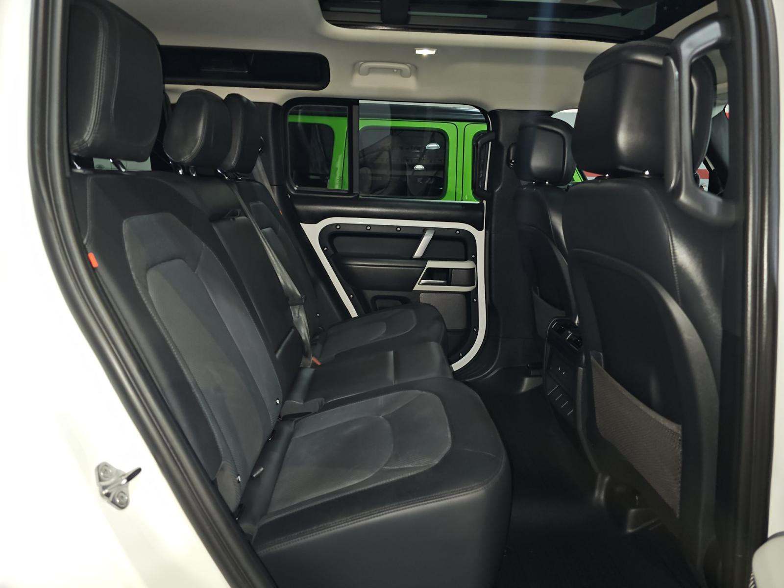 2023 Land Rover Defender 110 X-Dynamic SE AWD
