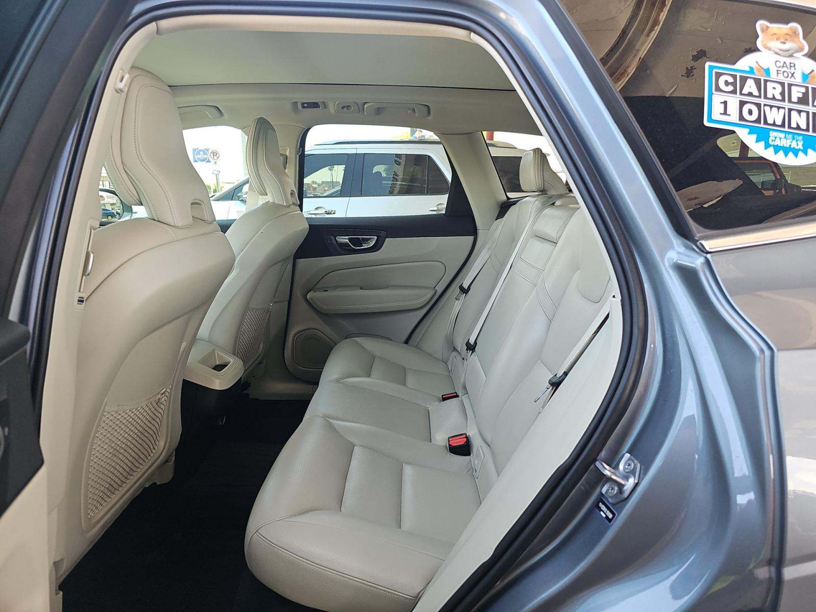 2020 Volvo XC60 T5 Momentum AWD