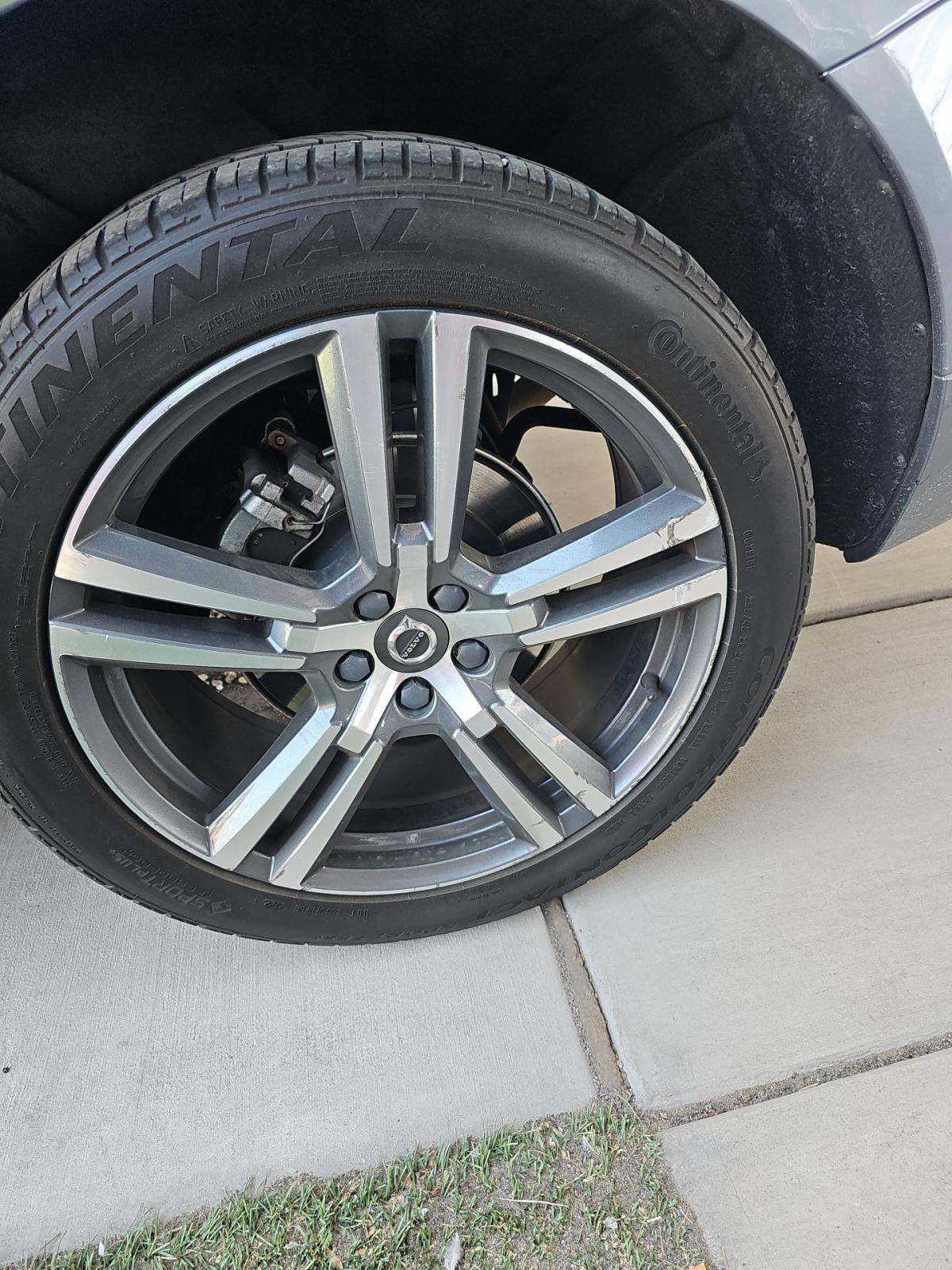 2020 Volvo XC60 T5 Momentum AWD