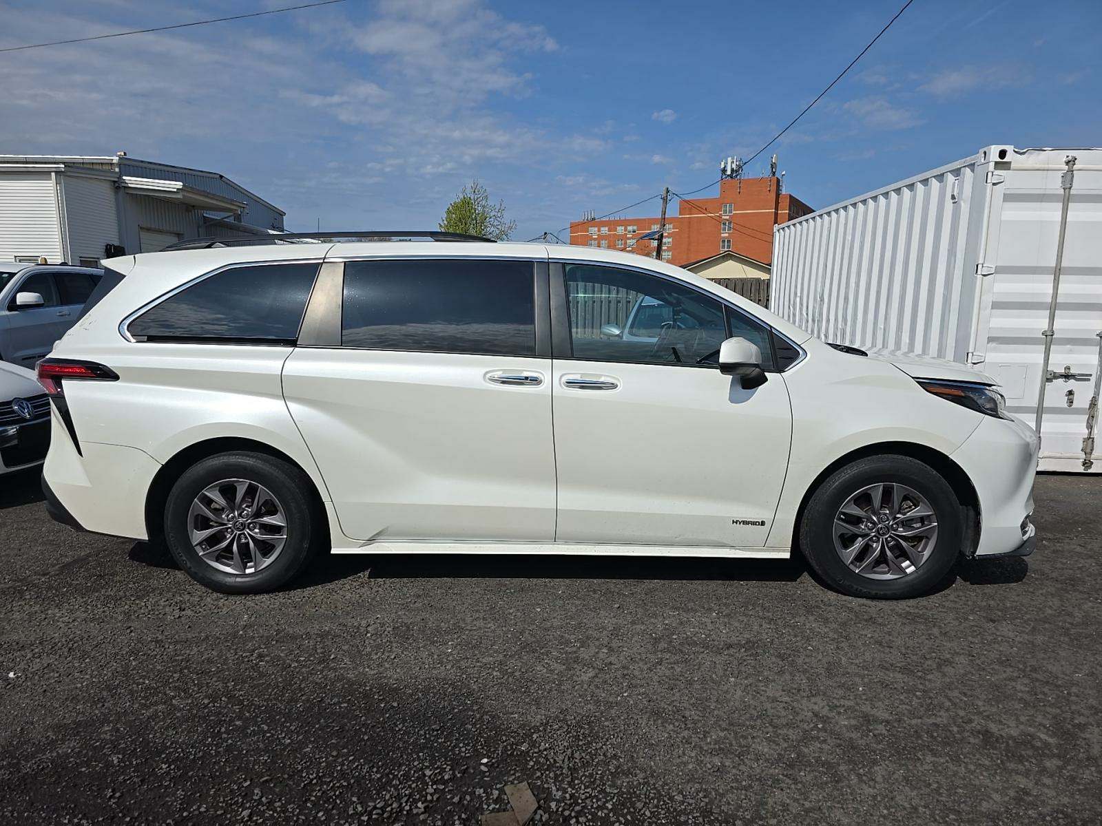 2021 Toyota Sienna XLE AWD