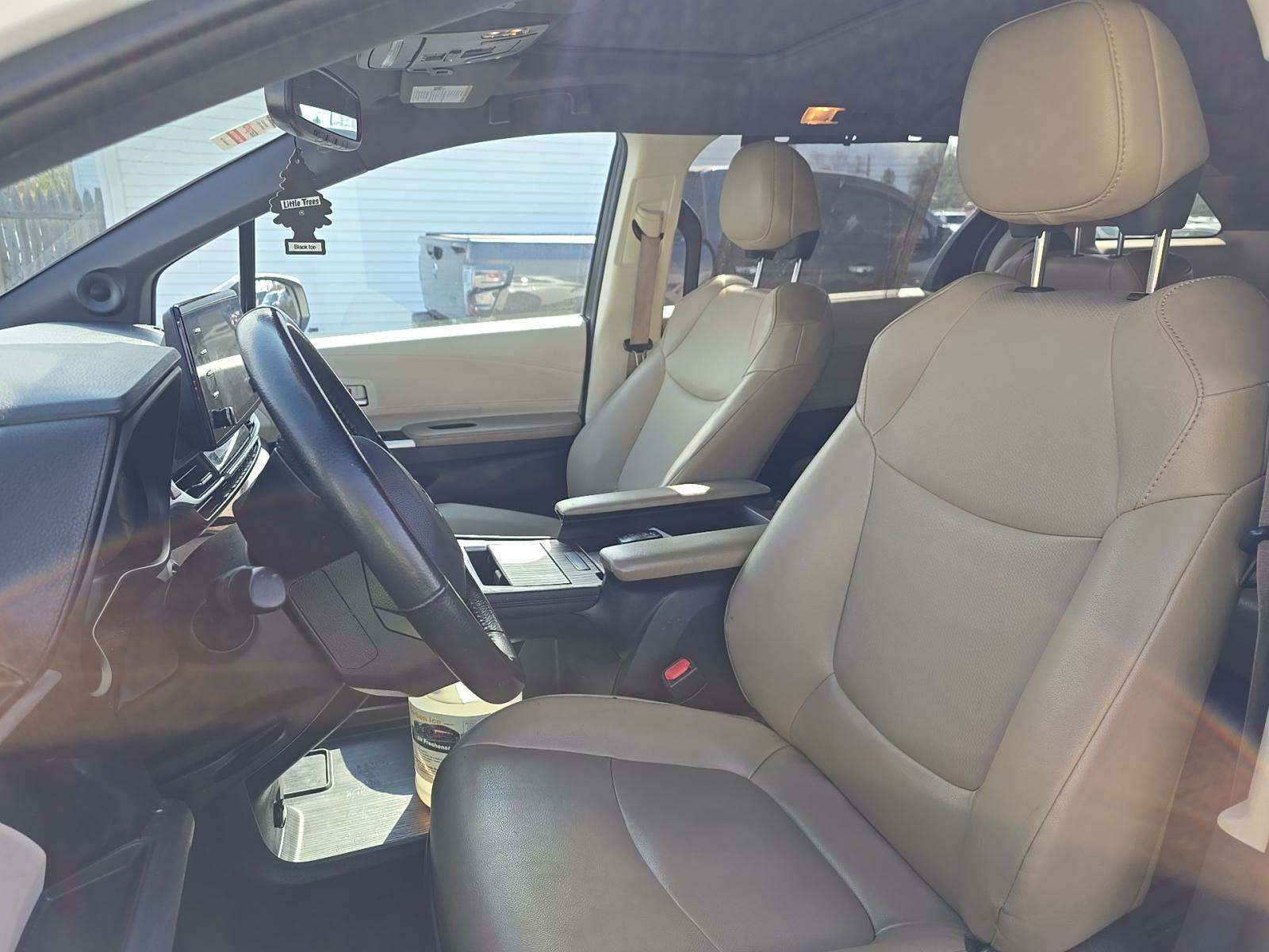 2021 Toyota Sienna XLE AWD