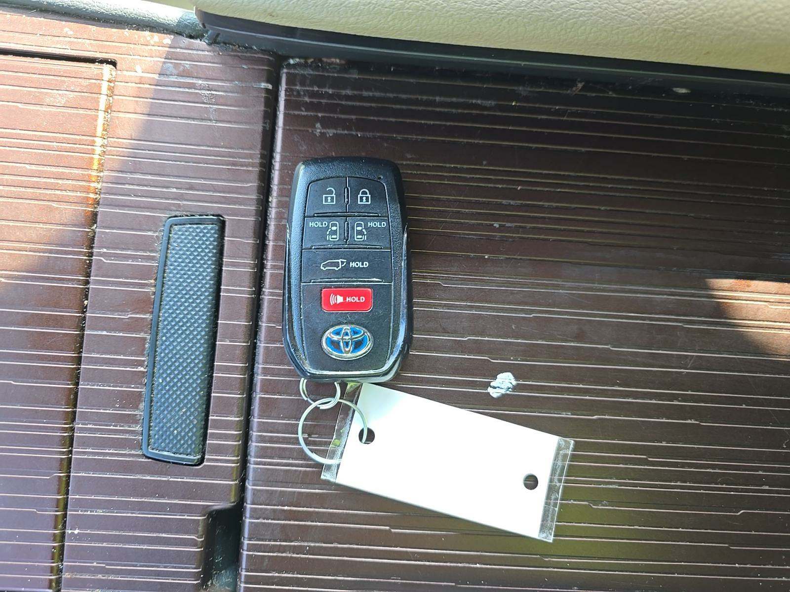 2021 Toyota Sienna XLE AWD