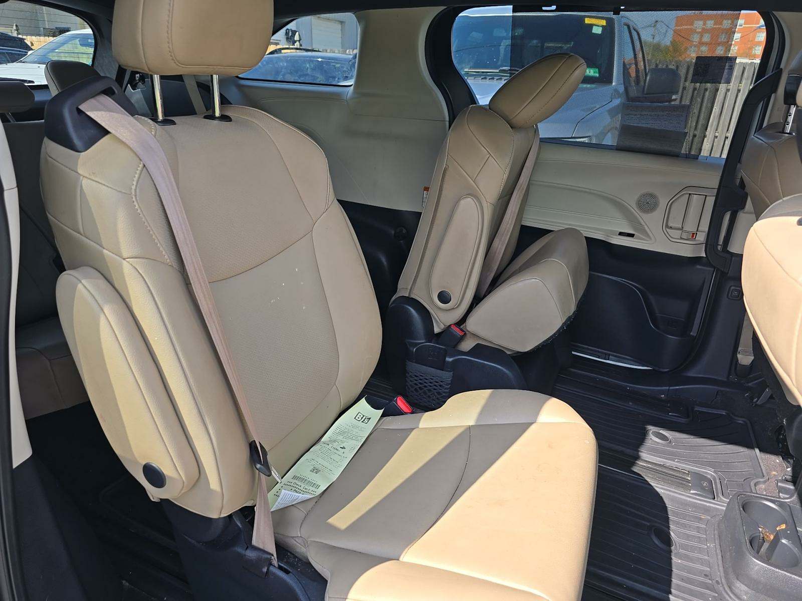 2021 Toyota Sienna XLE AWD