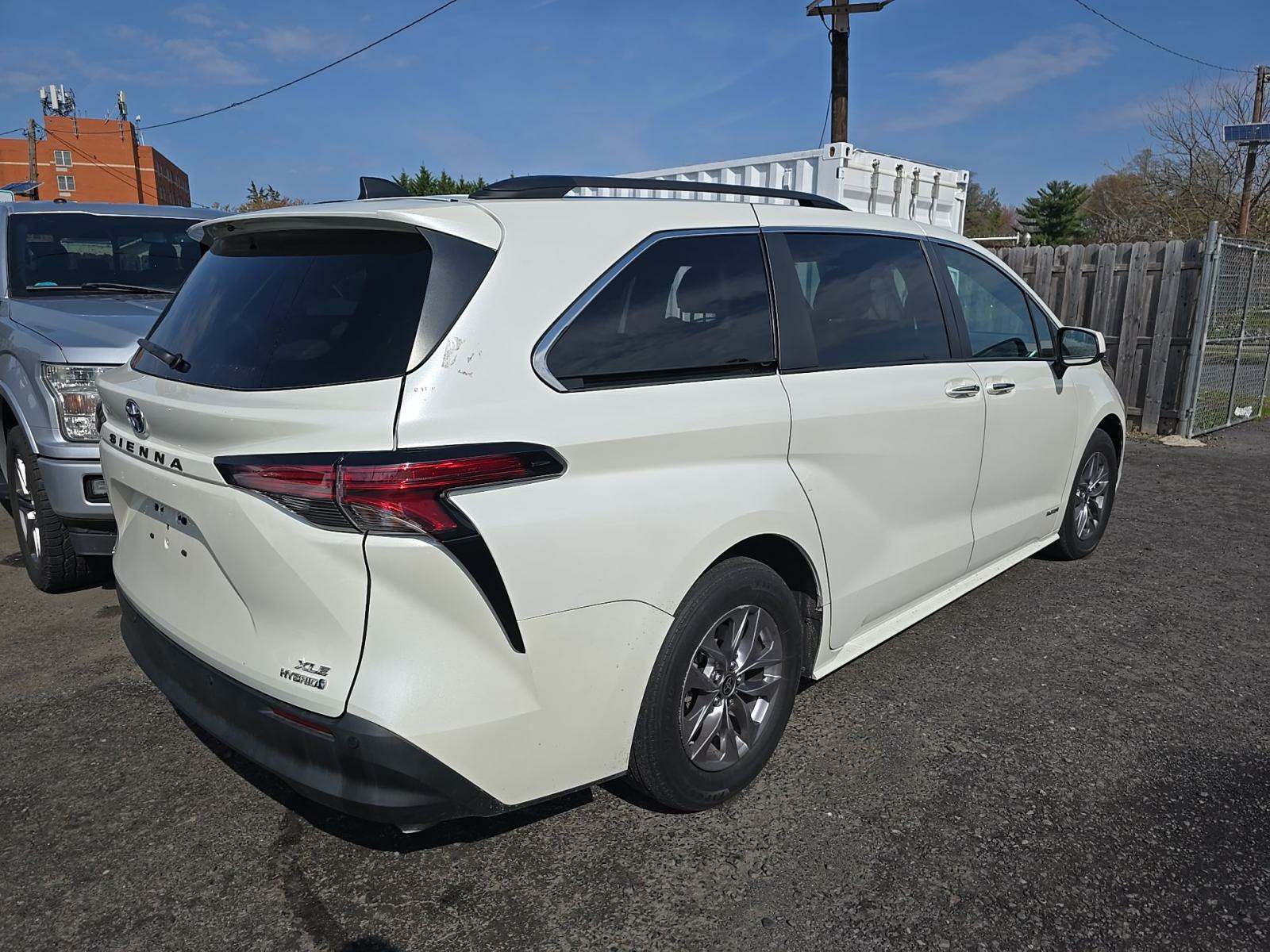 2021 Toyota Sienna XLE AWD