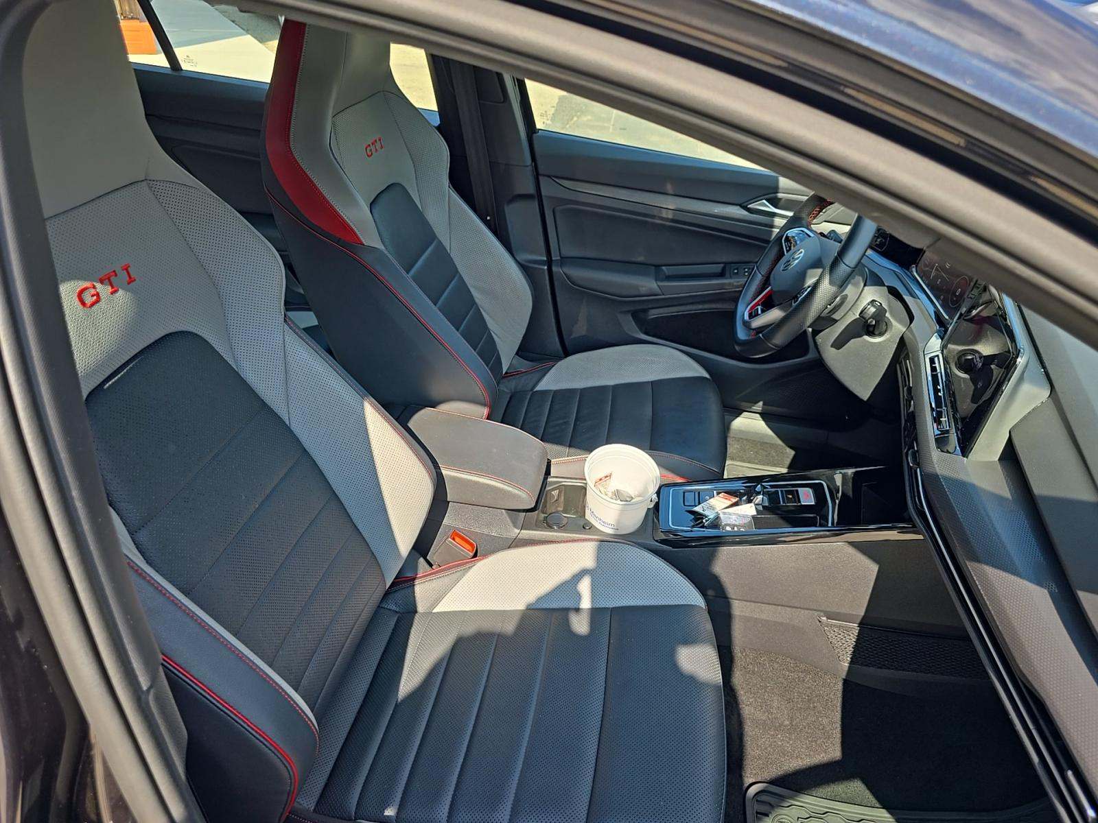 2023 Volkswagen Golf GTI 2.0T SE FWD