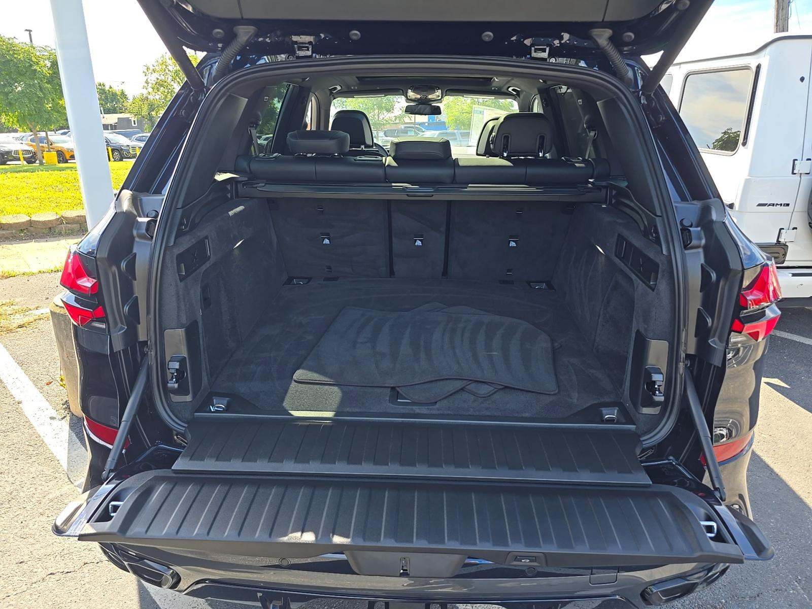 2025 BMW X5 M60i xDrive AWD