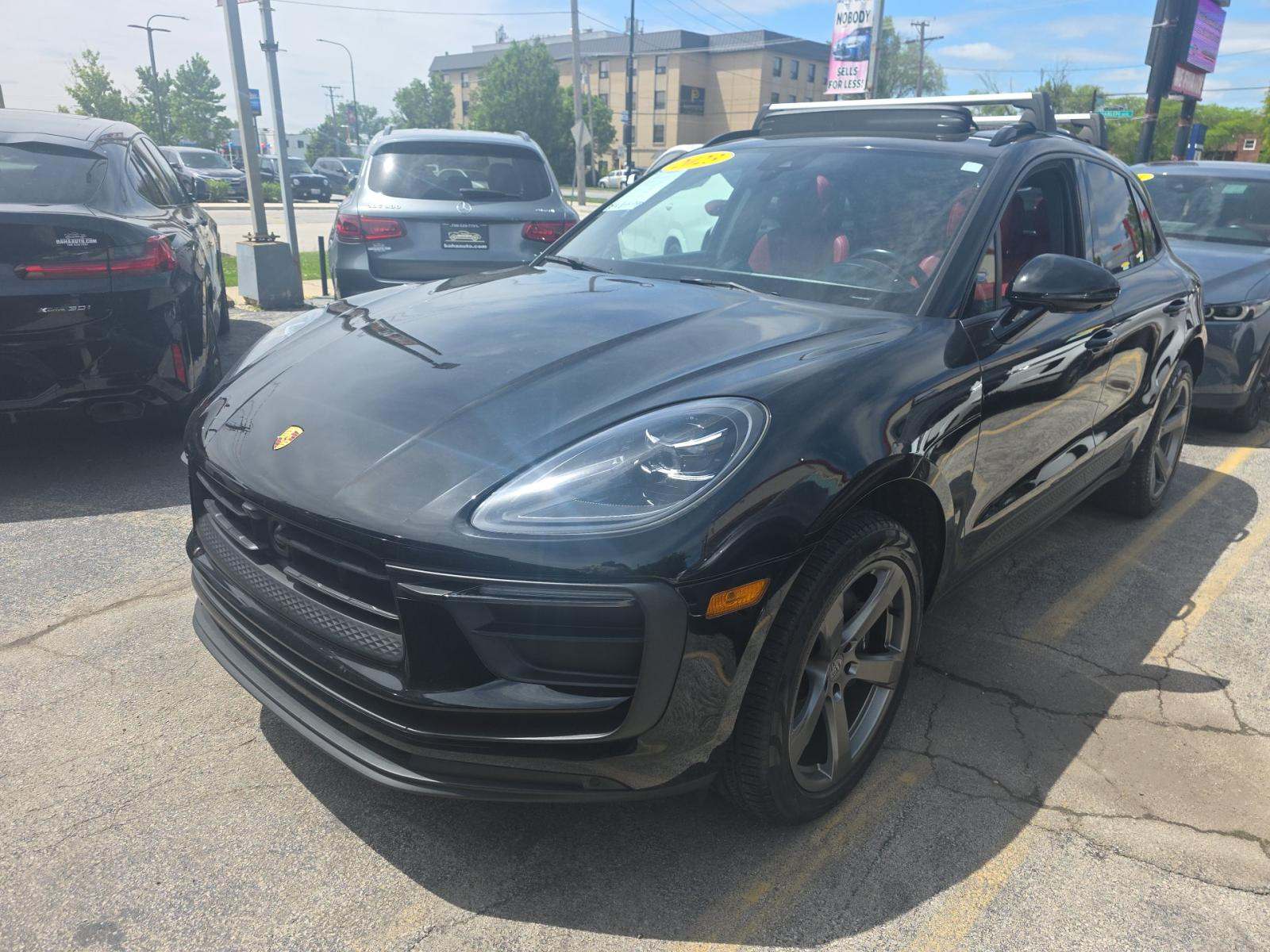 2023 Porsche Macan Base AWD