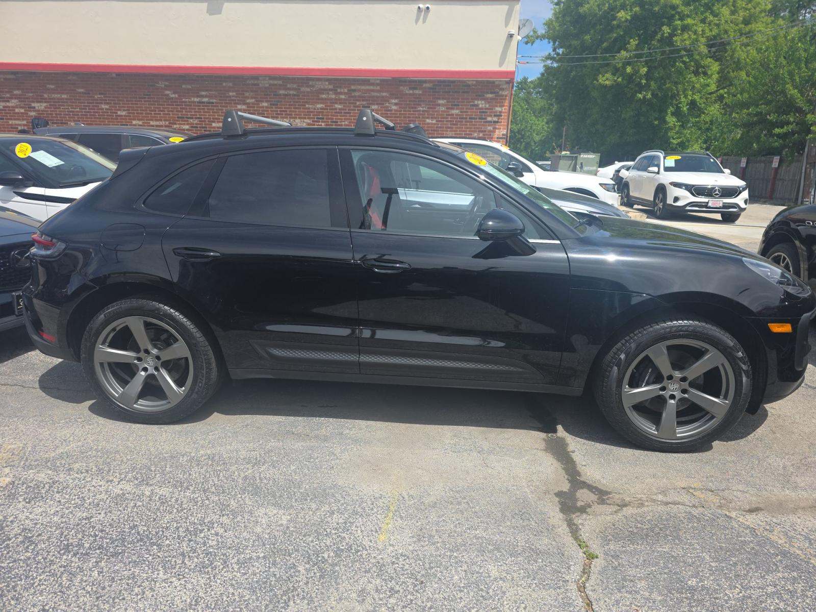 2023 Porsche Macan Base AWD