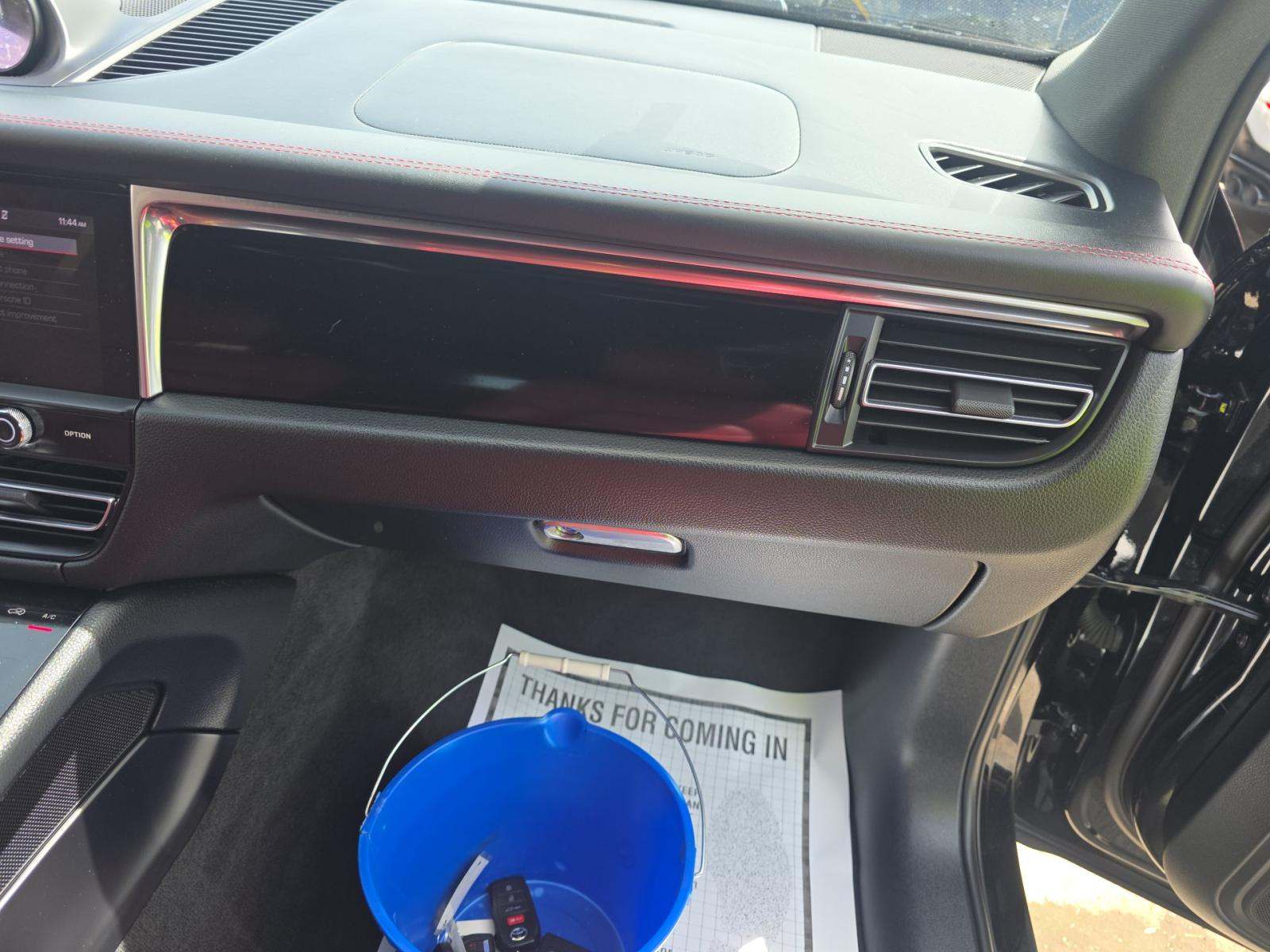 2023 Porsche Macan Base AWD