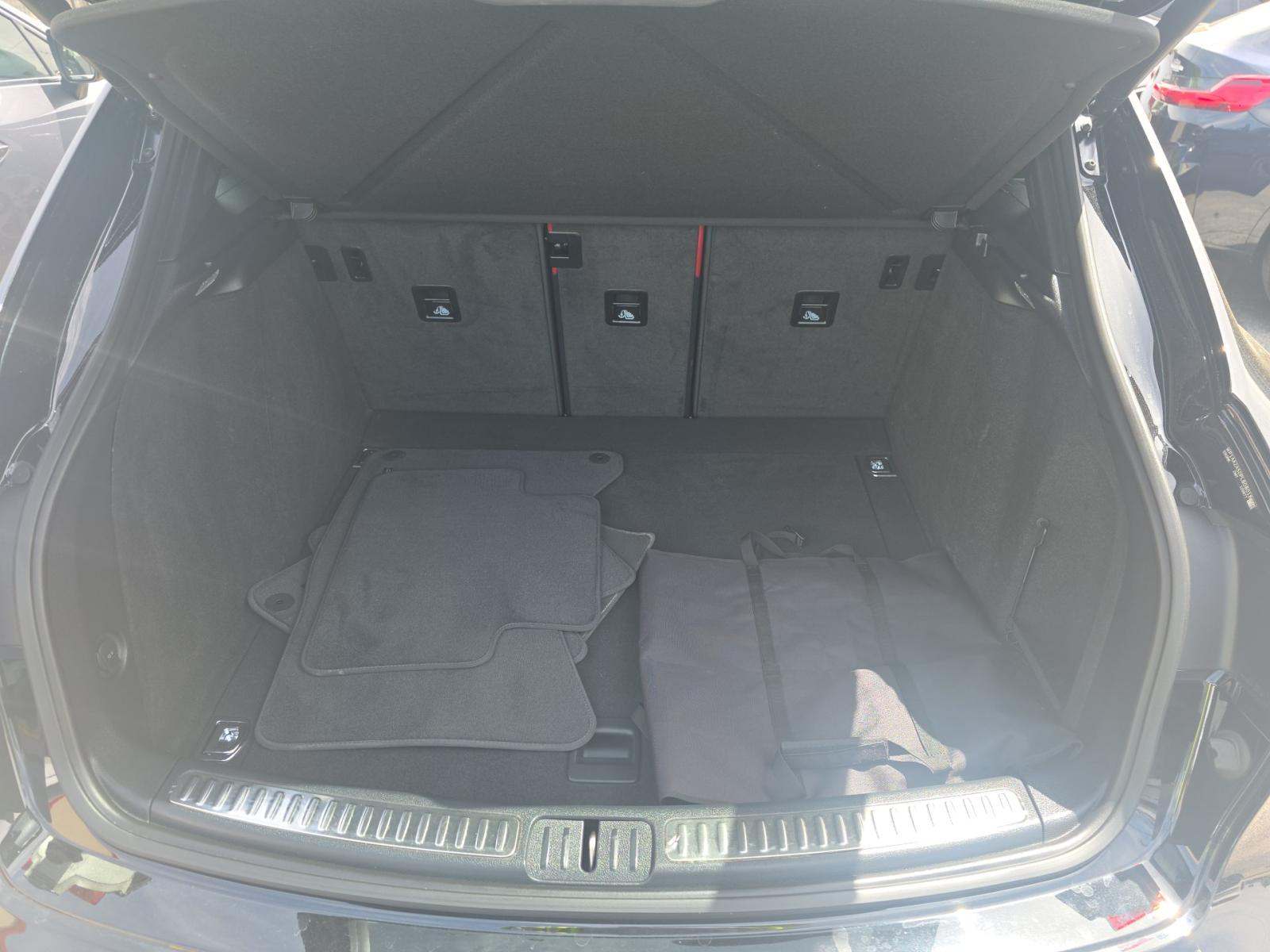 2023 Porsche Macan Base AWD