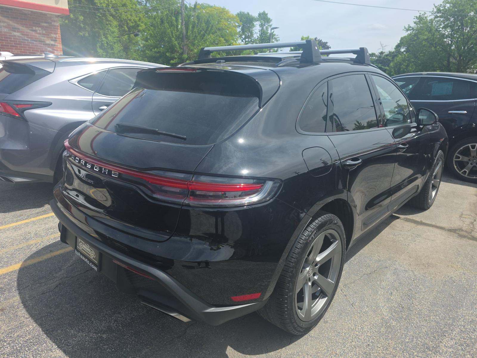 2023 Porsche Macan Base AWD
