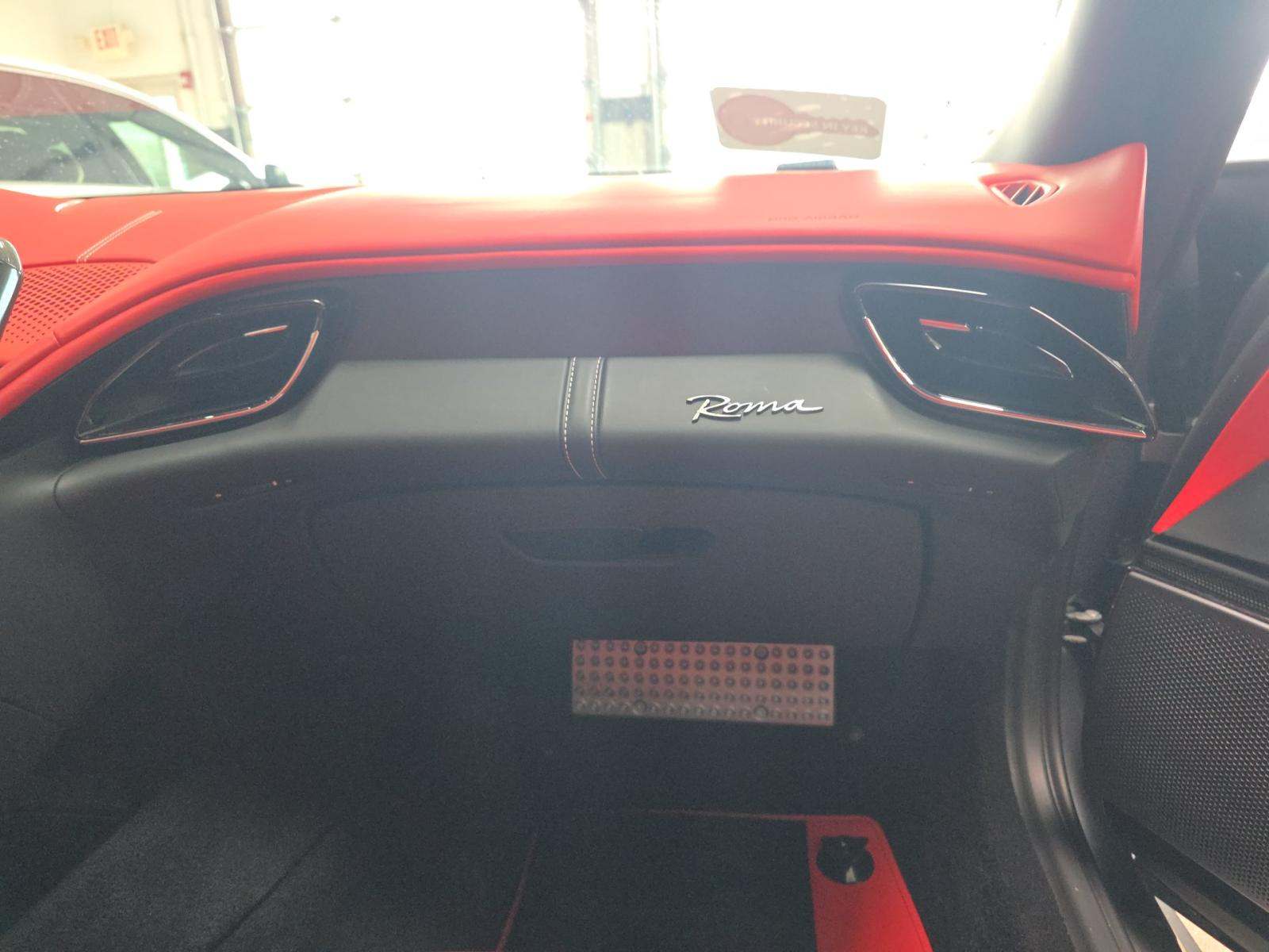 2022 Ferrari Roma Base RWD