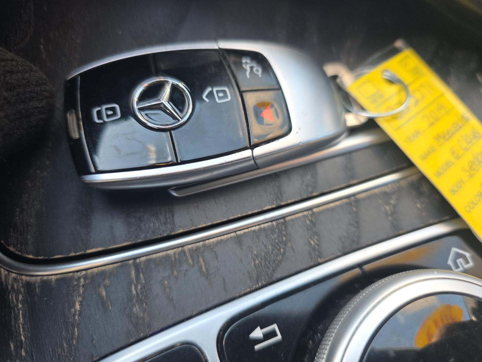 MERCEDES-BENZ E-CLASS - 8