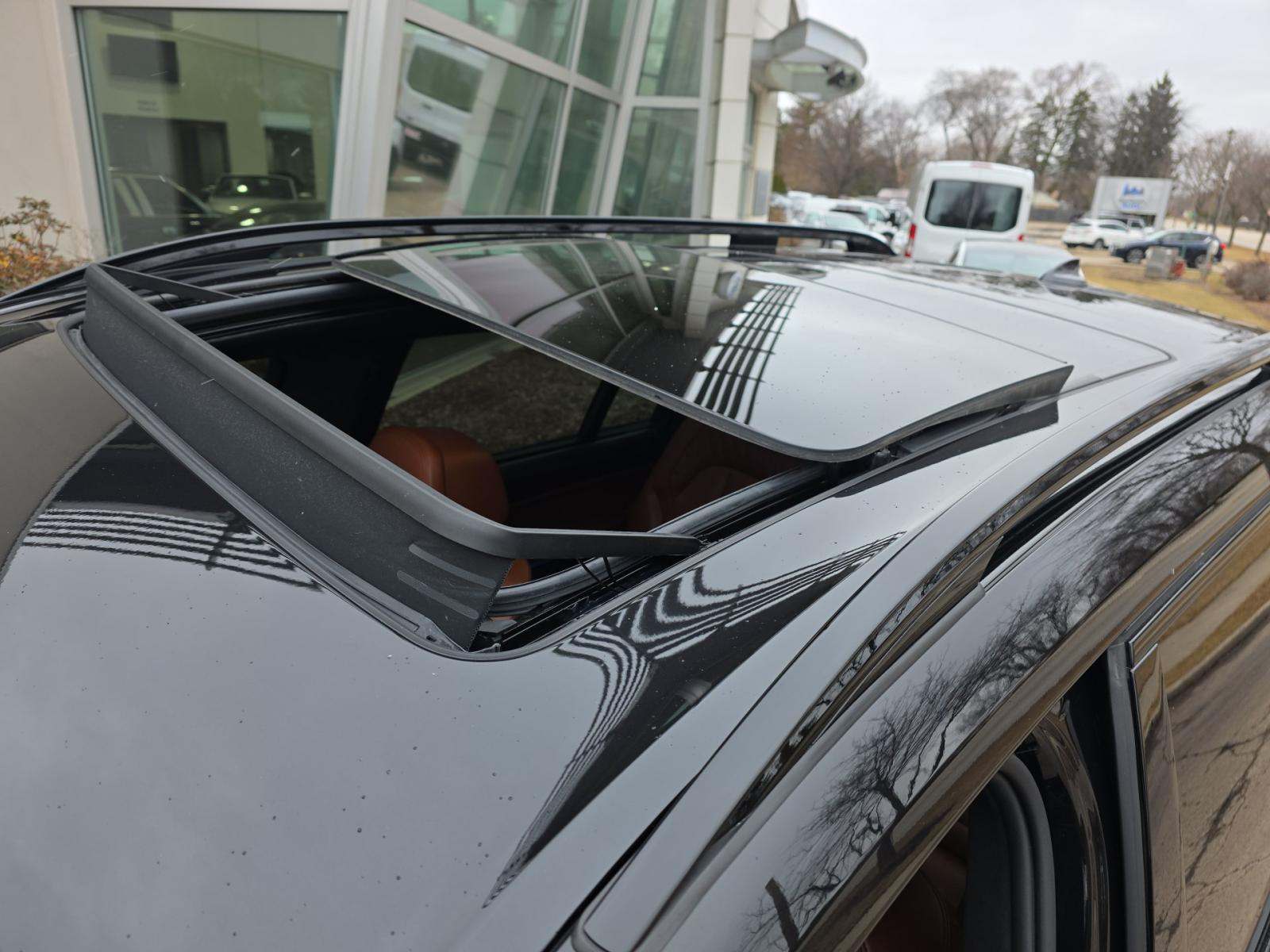 2022 BMW X7 ALPINA XB7 AWD