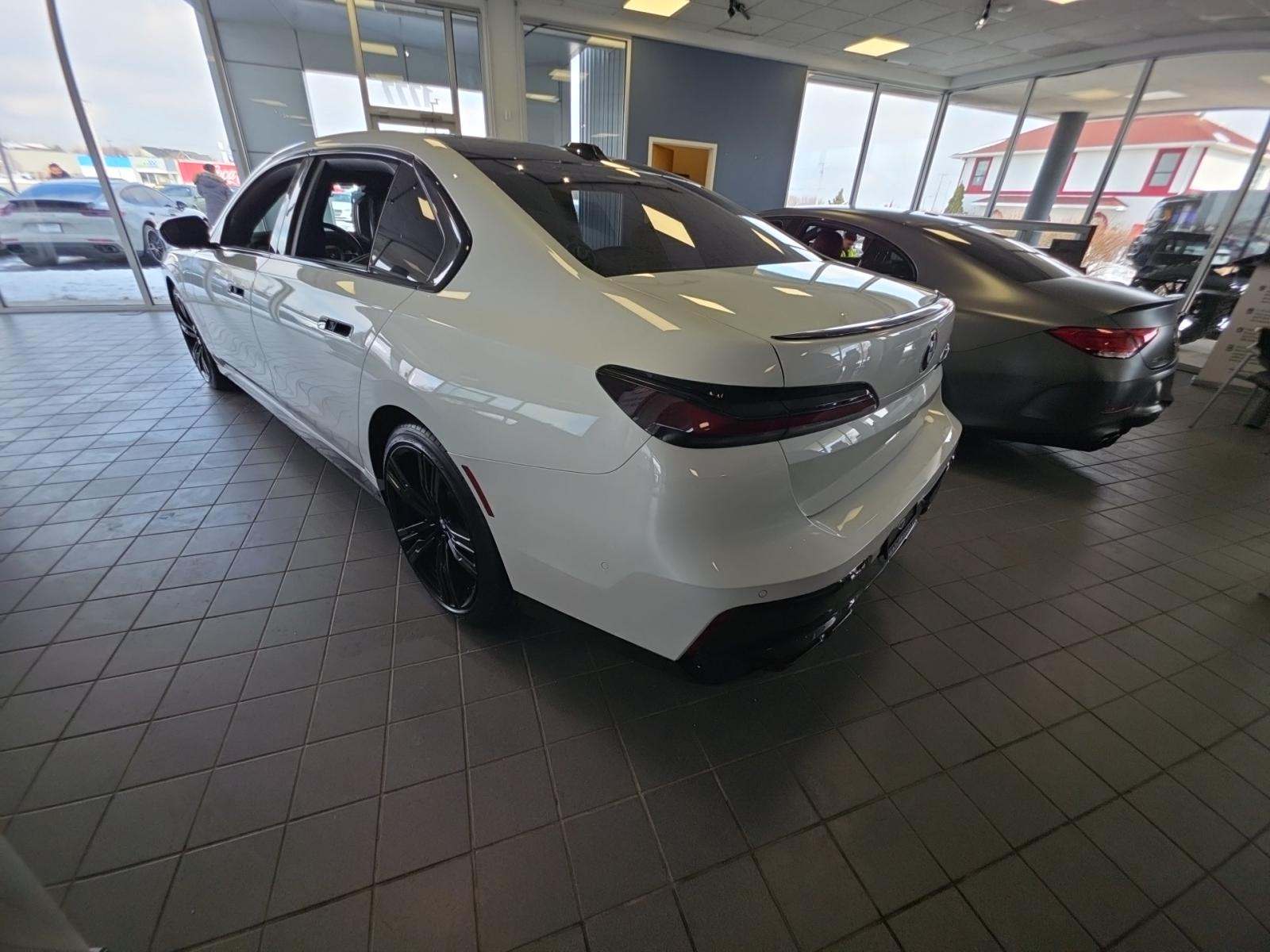 2023 BMW 7 Series 760i xDrive AWD