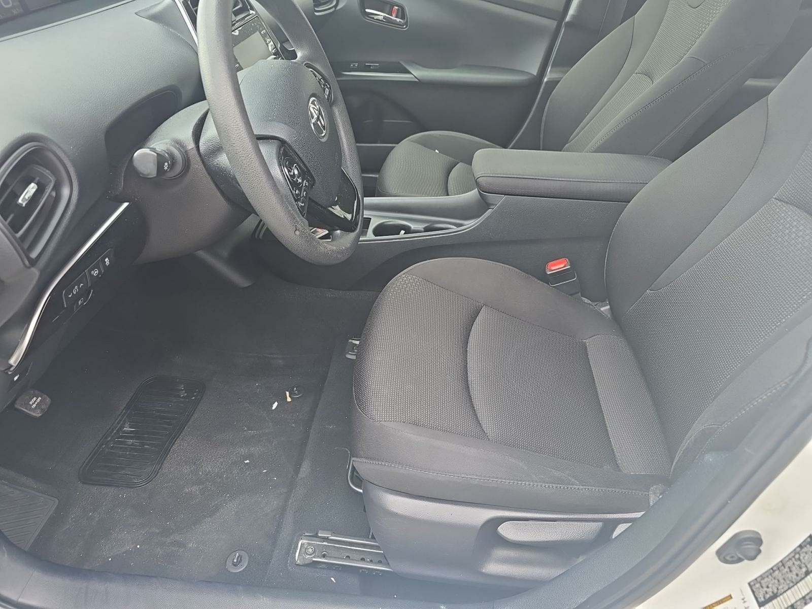 2020 Toyota Prius LE FWD