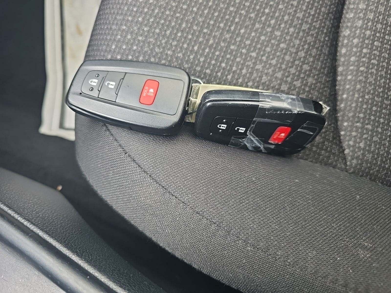 2020 Toyota Prius LE FWD