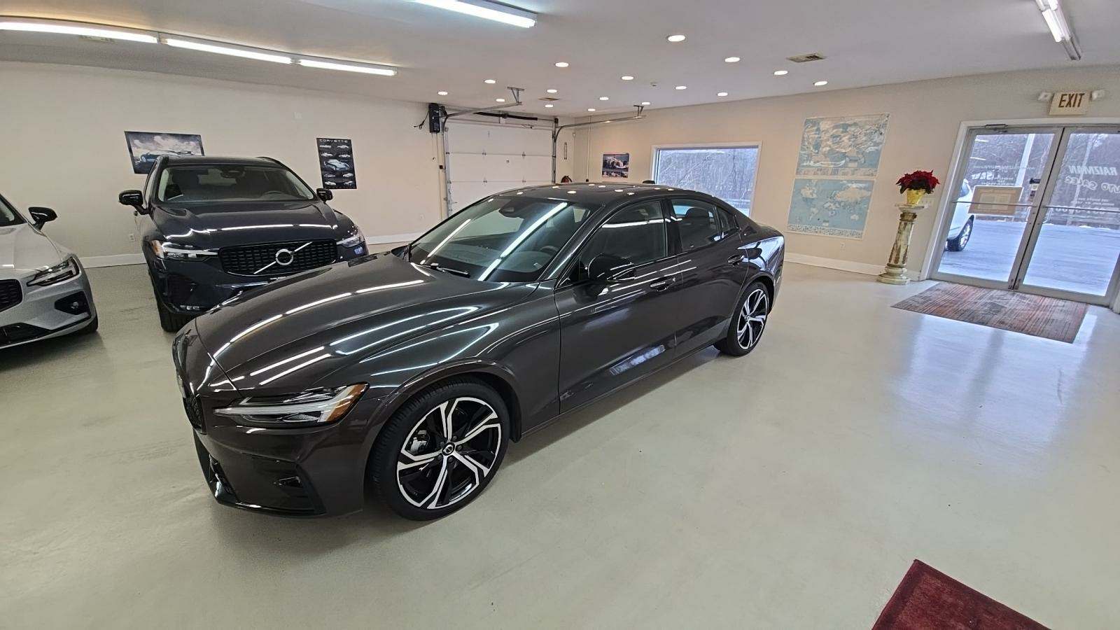 2024 Volvo S60 B5 Core Dark